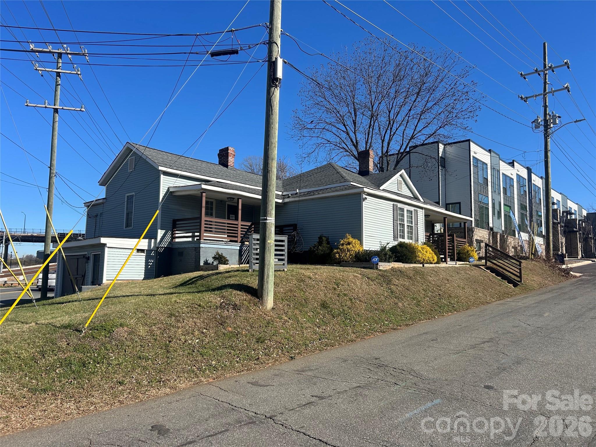 401 Charles Avenue — Charlotte