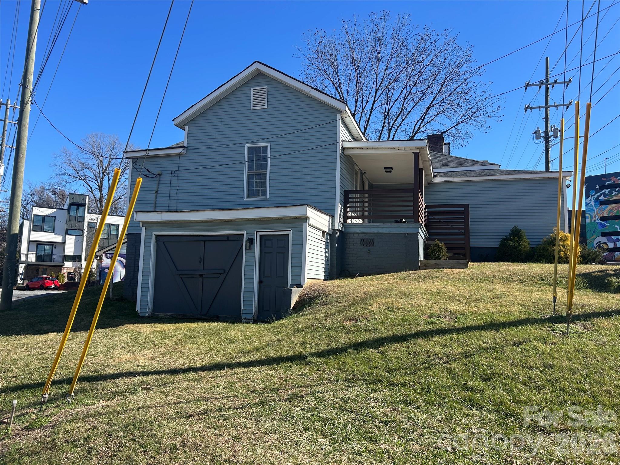 401 Charles Avenue — Charlotte