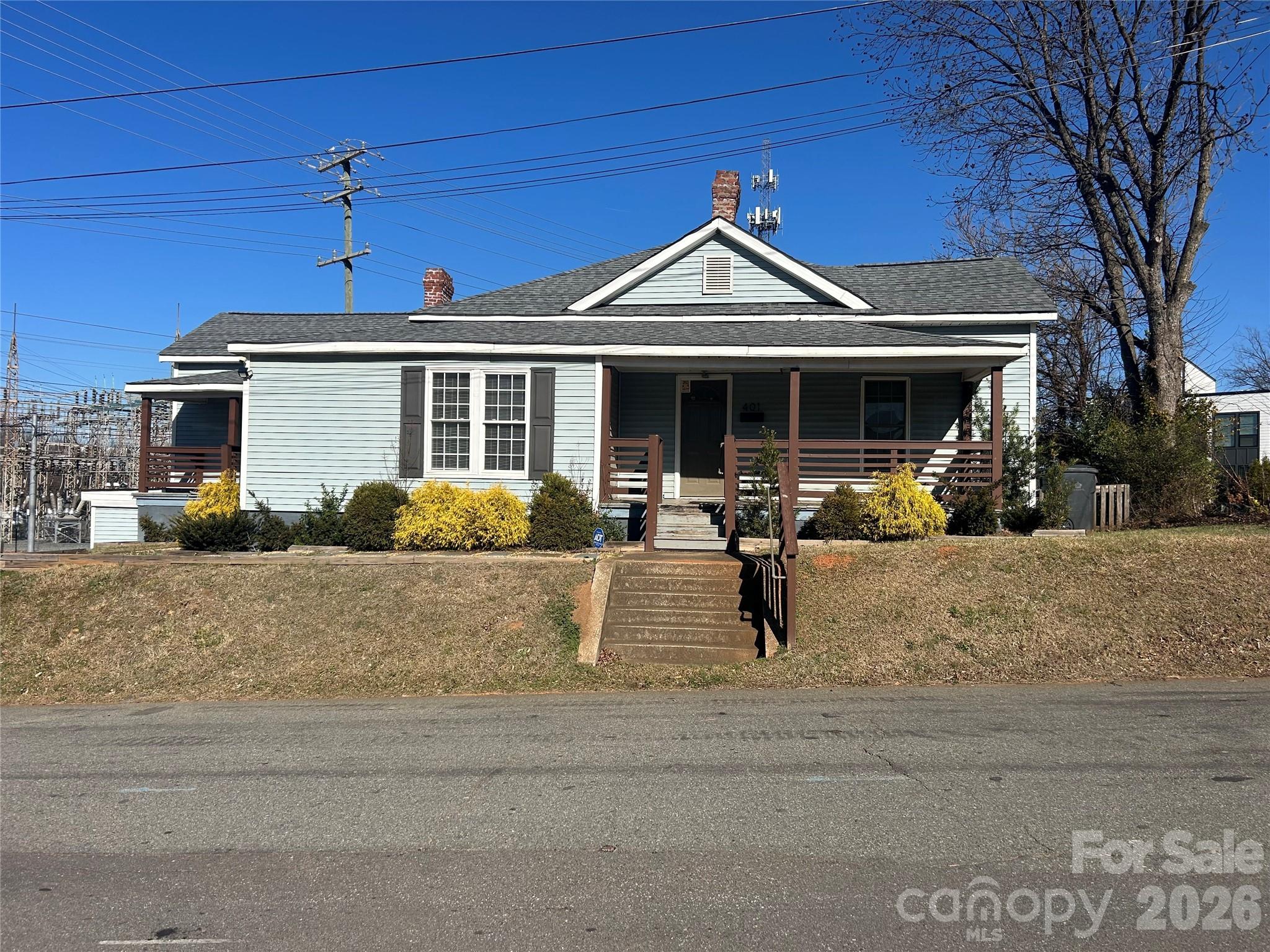 401 Charles Avenue — Charlotte