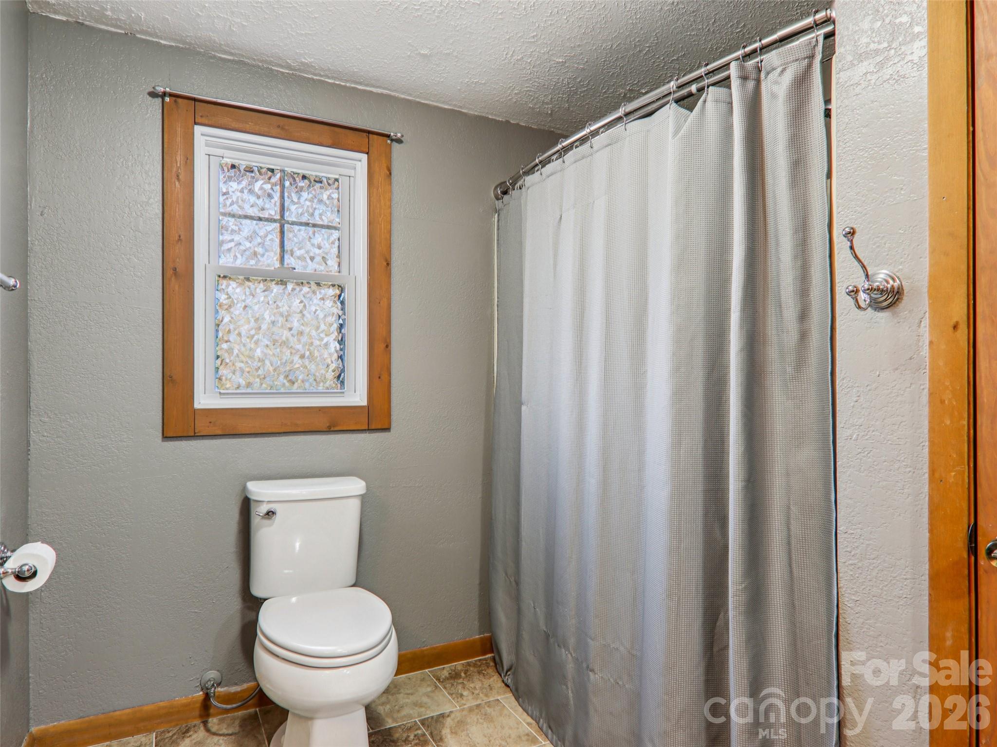 7 Landon Mountain Lane — Weaverville