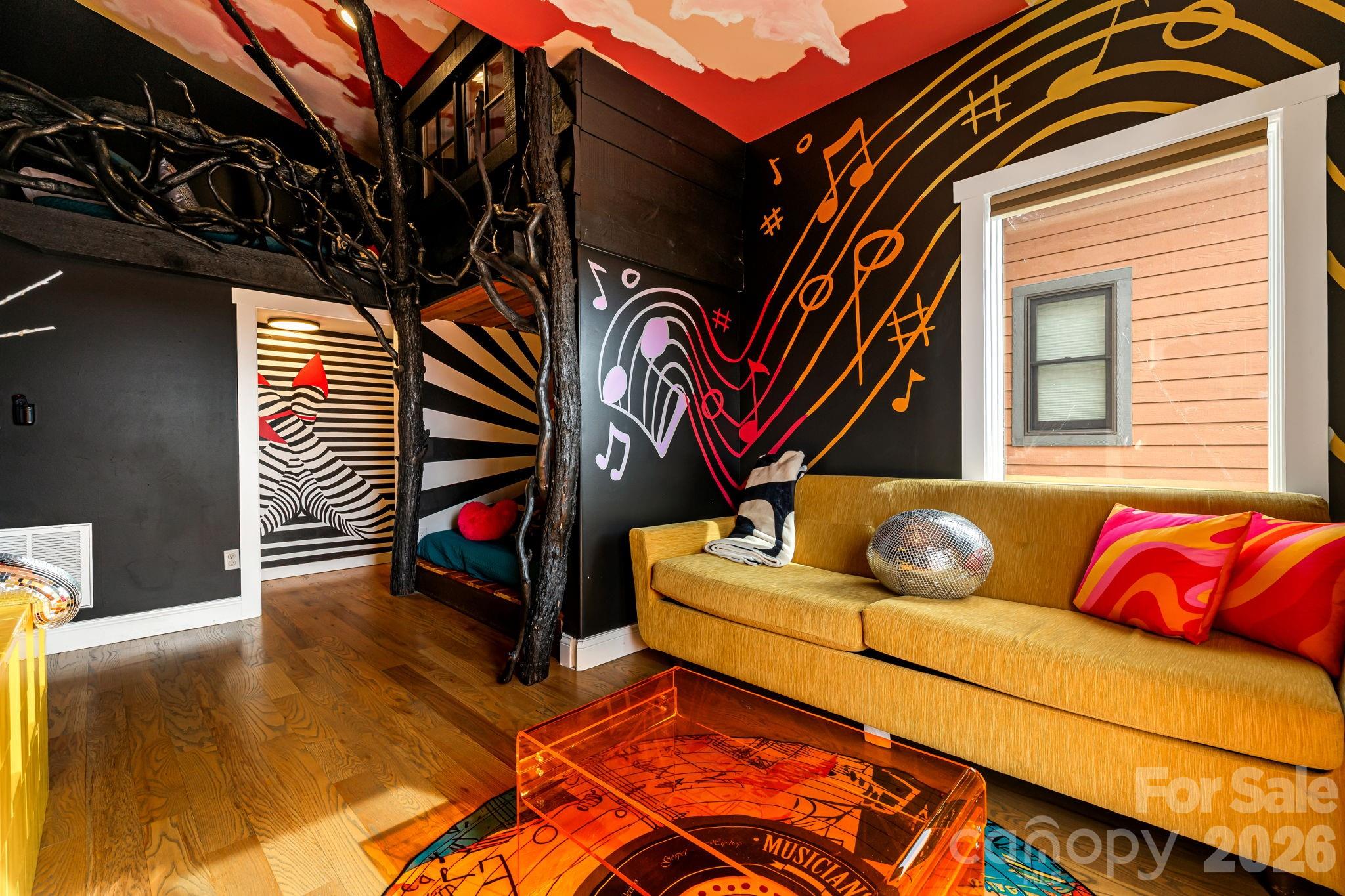 26 Upstream Way — Asheville