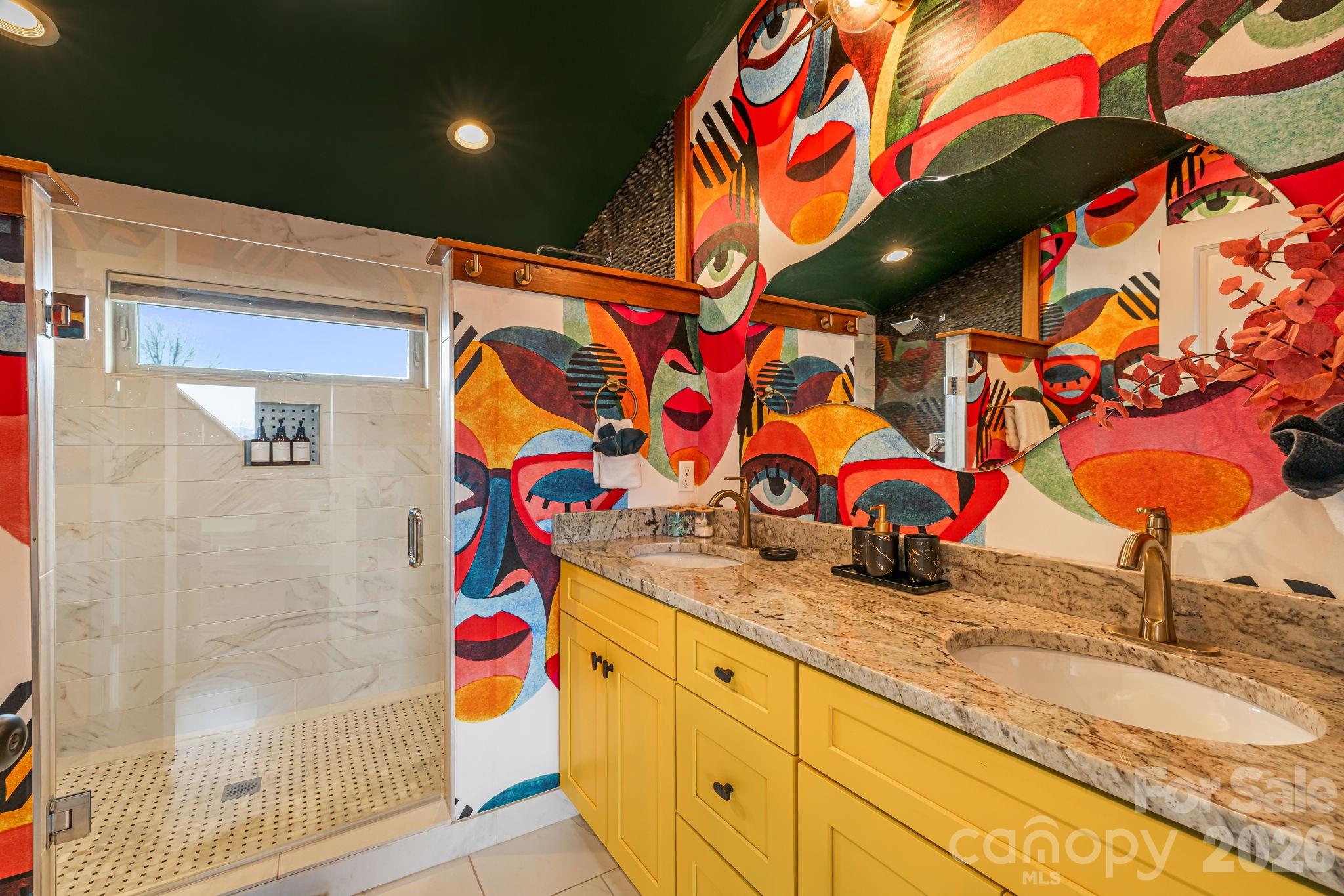 26 Upstream Way — Asheville