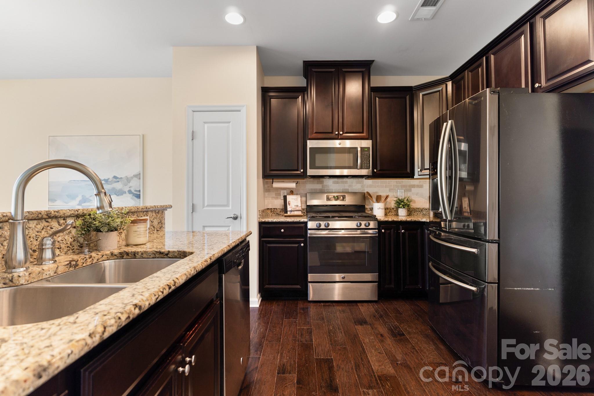 3525 Hornets Nest Way — Charlotte