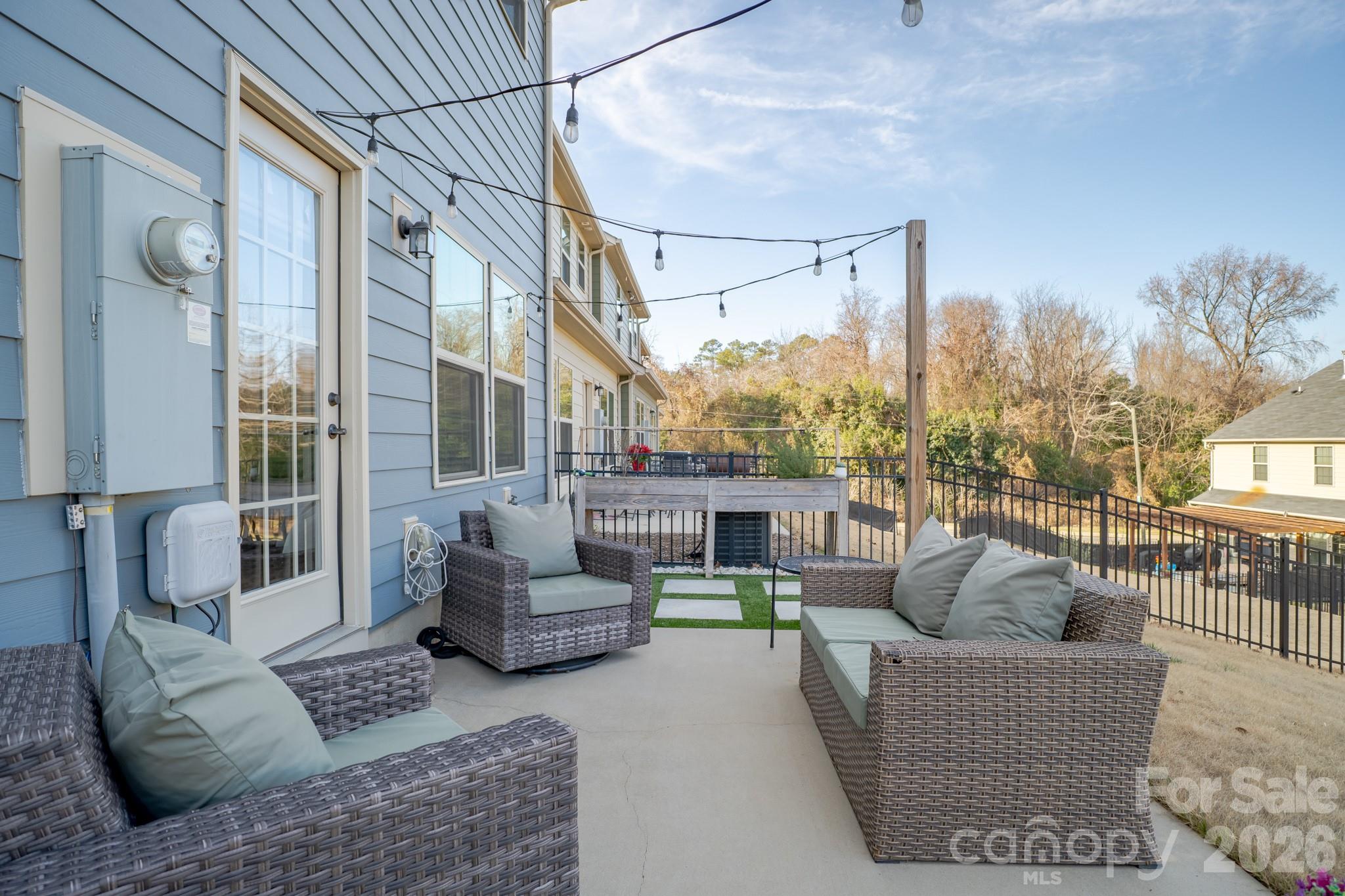 3525 Hornets Nest Way — Charlotte