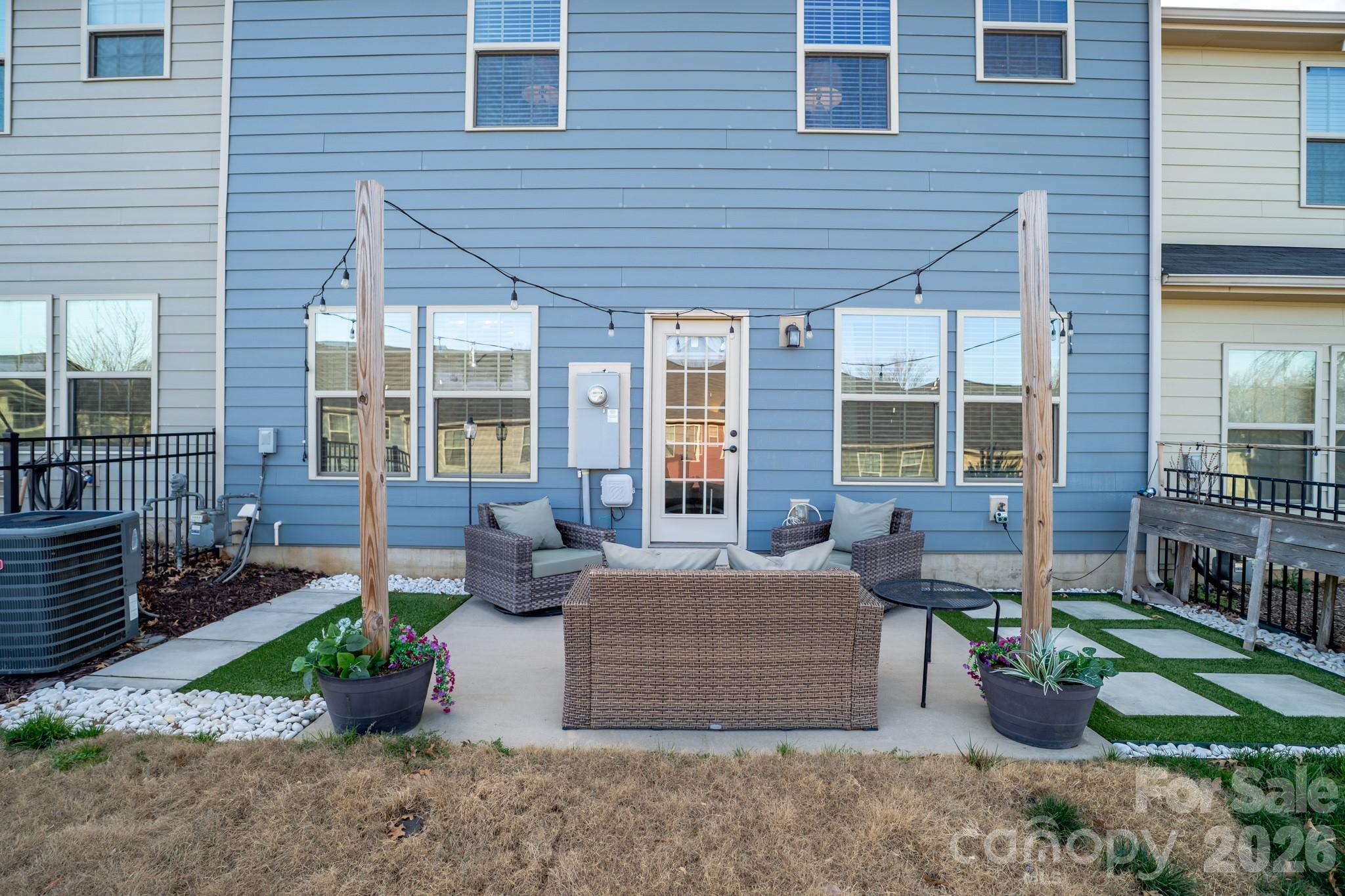 3525 Hornets Nest Way — Charlotte