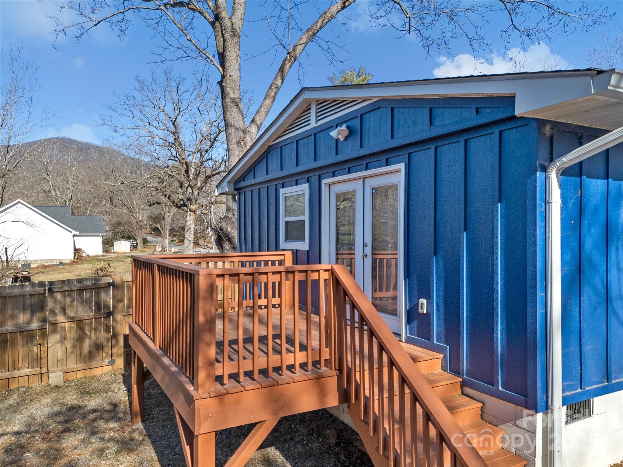 435 Thermal View Drive — Tryon
