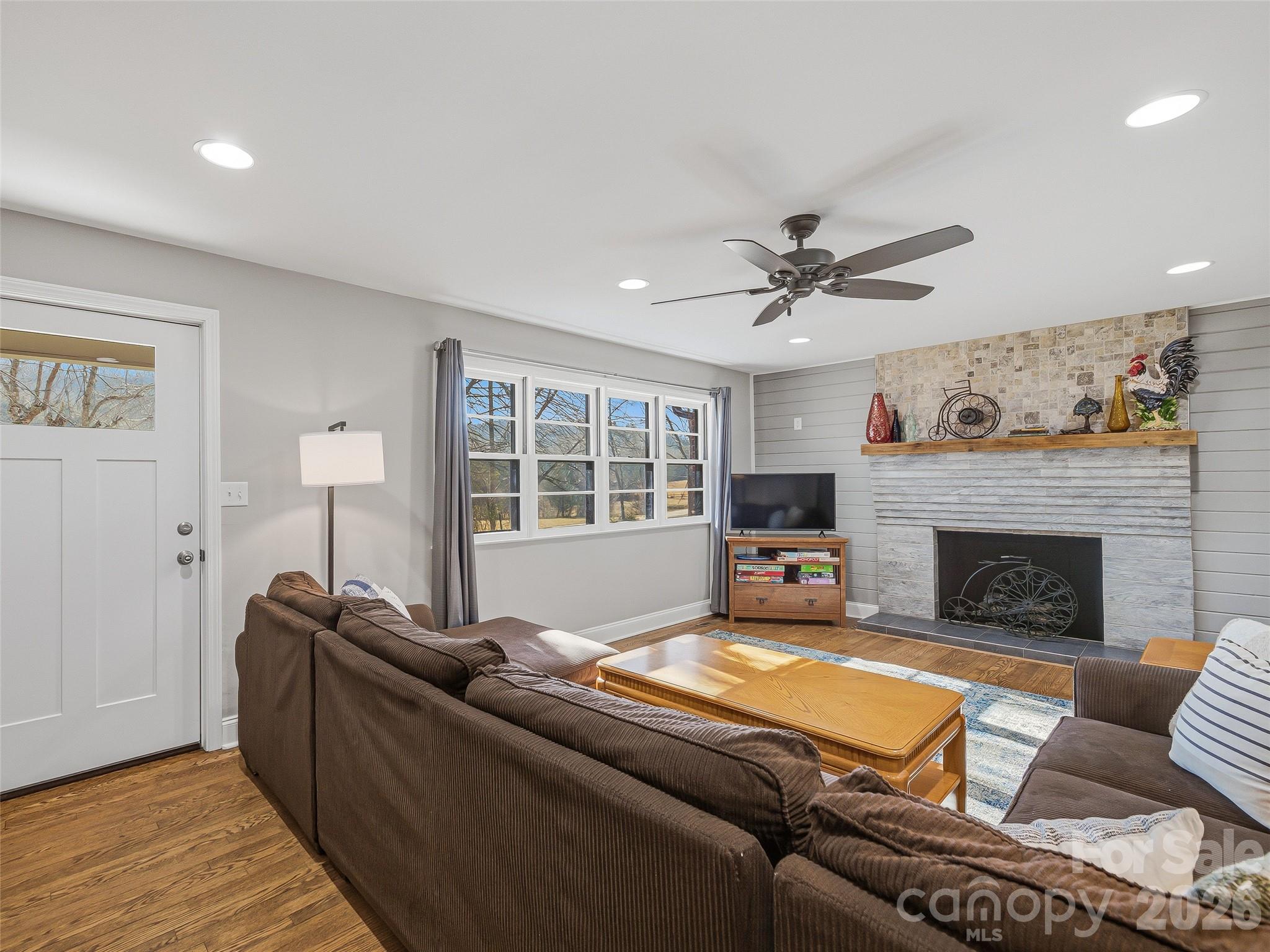 3869 Crab Creek Road — Penrose