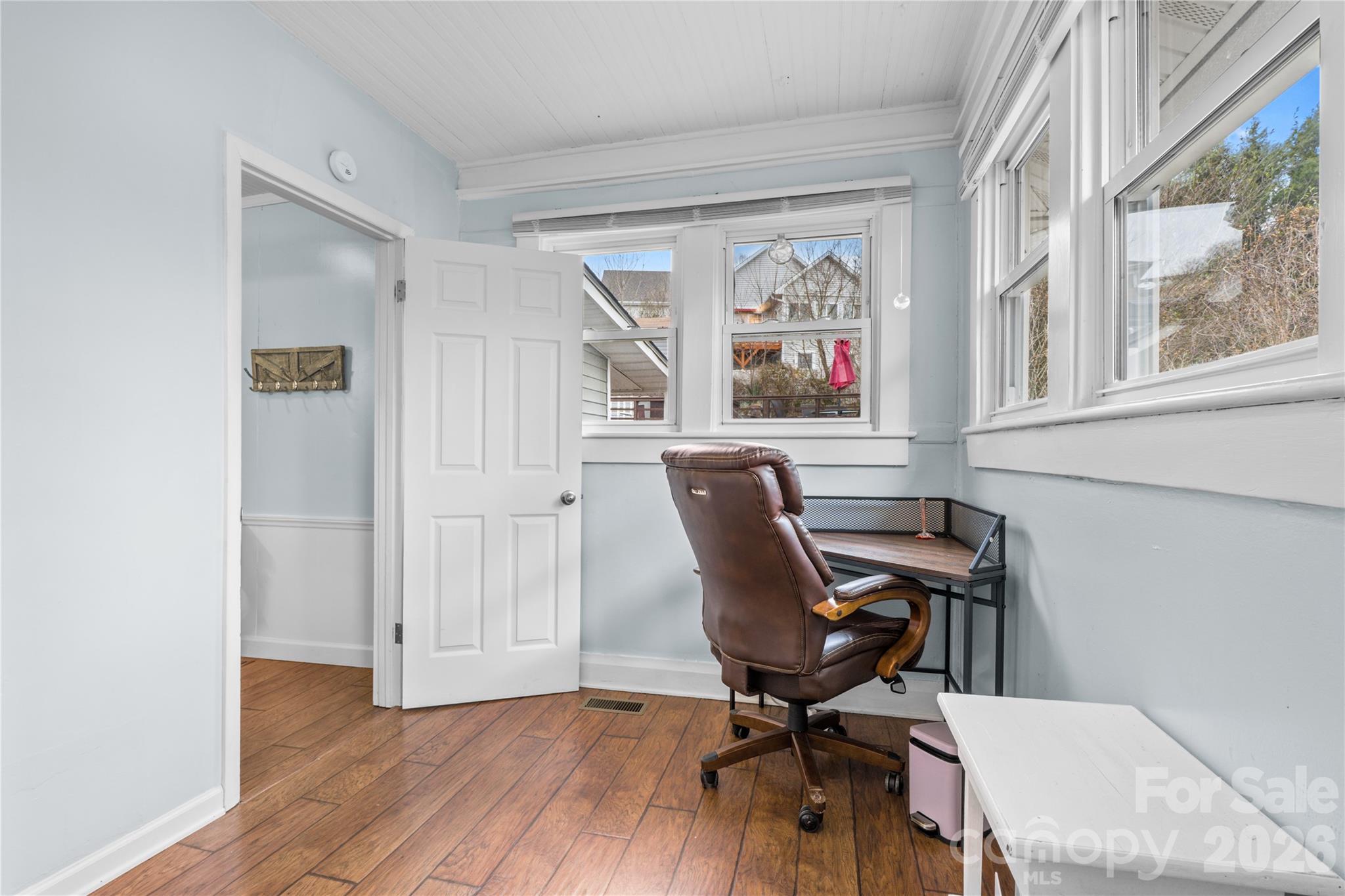 23 Maxwell Road — Asheville