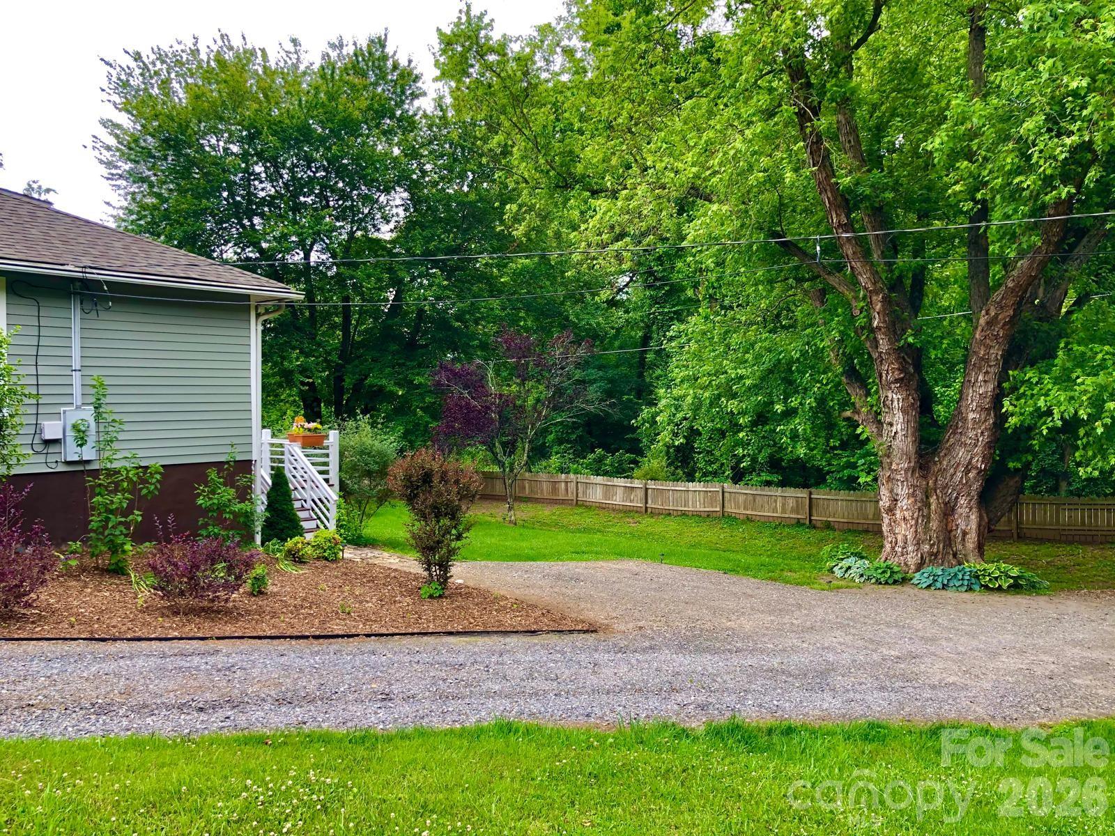 23 Maxwell Road — Asheville