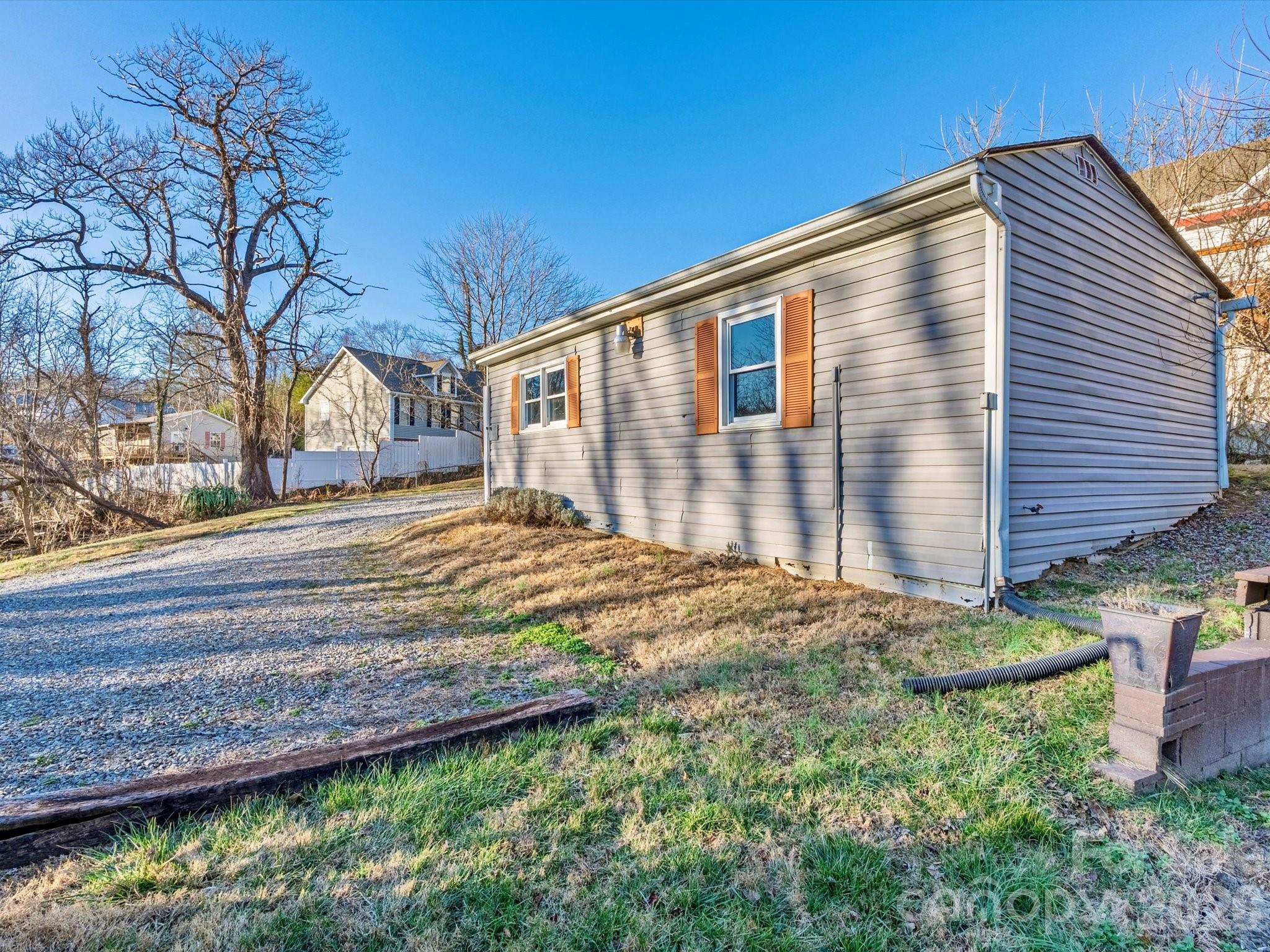 23 Maxwell Road — Asheville