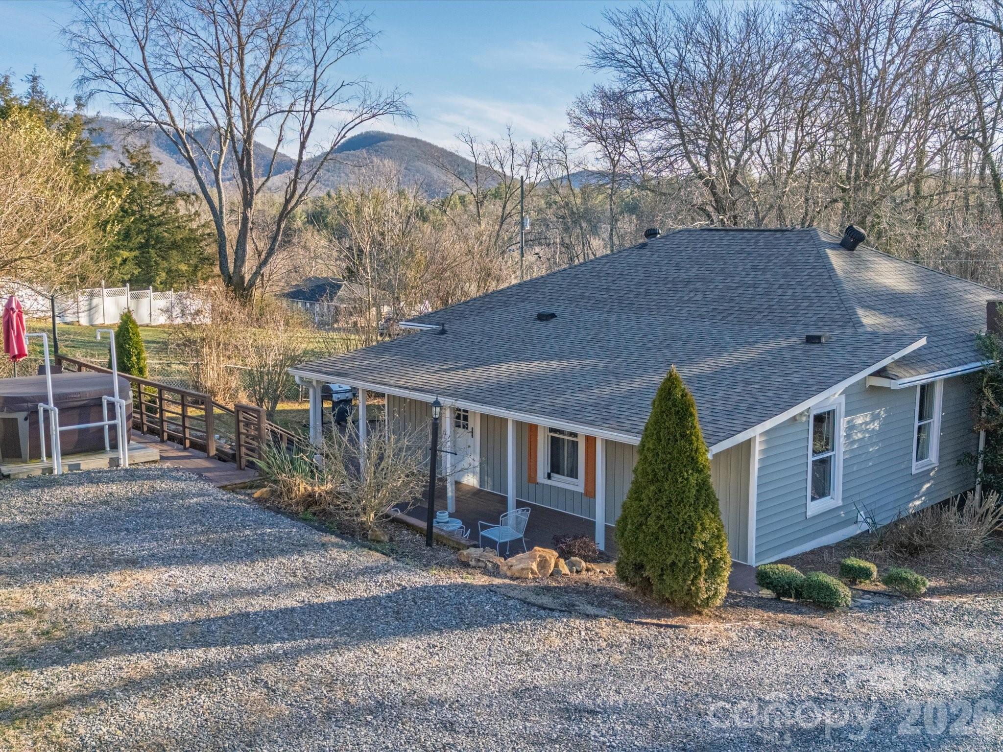 23 Maxwell Road — Asheville