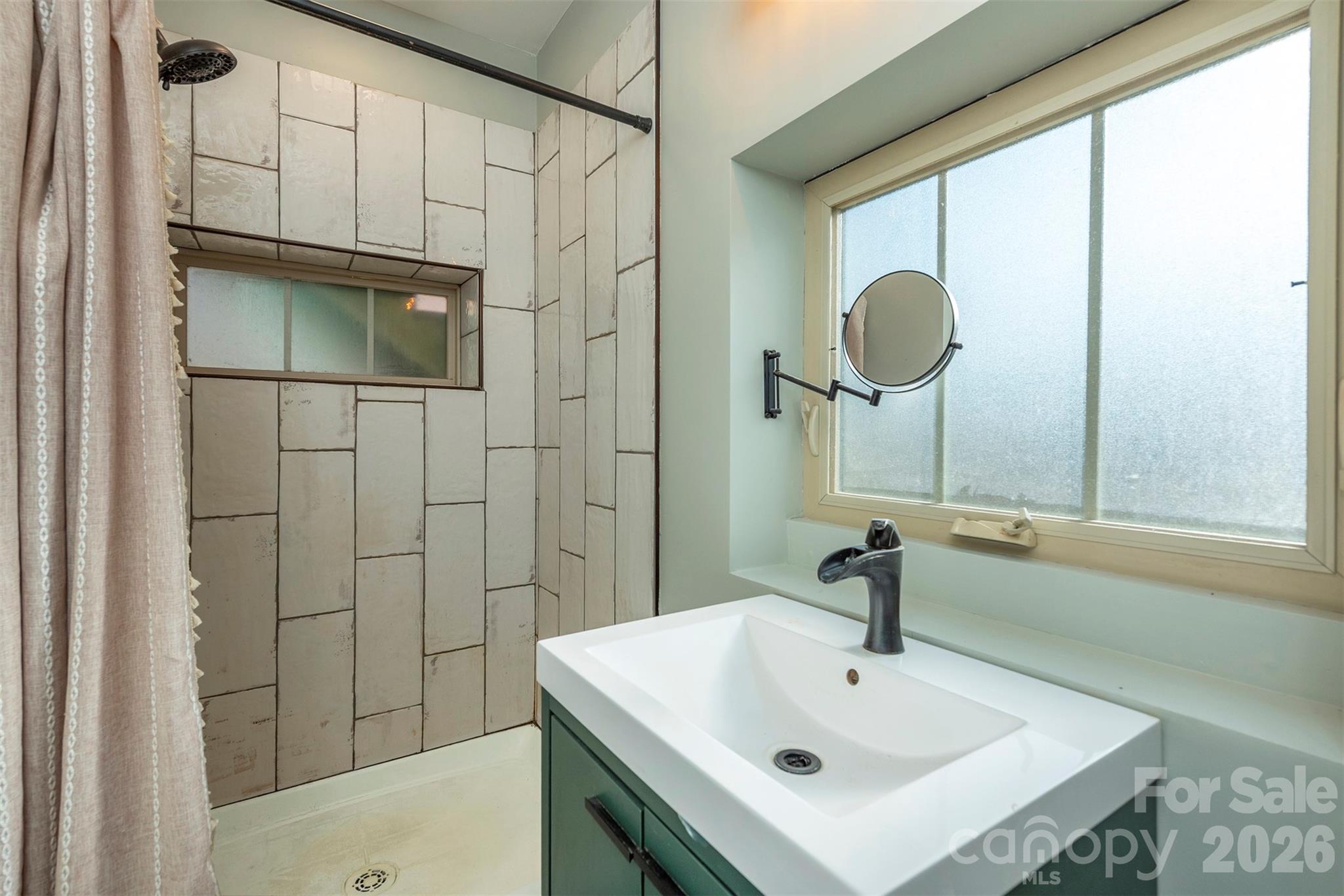 115 Bartram Way — Black Mountain