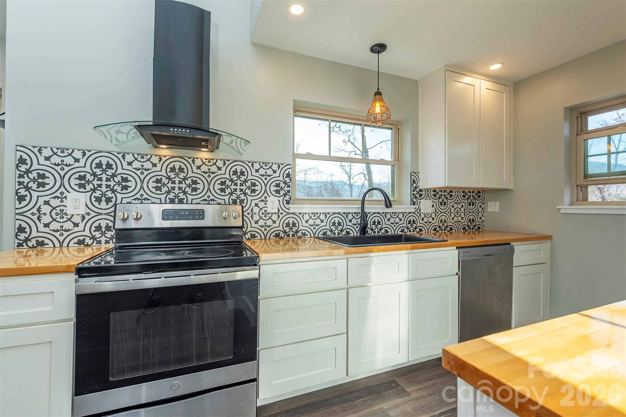115 Bartram Way — Black Mountain