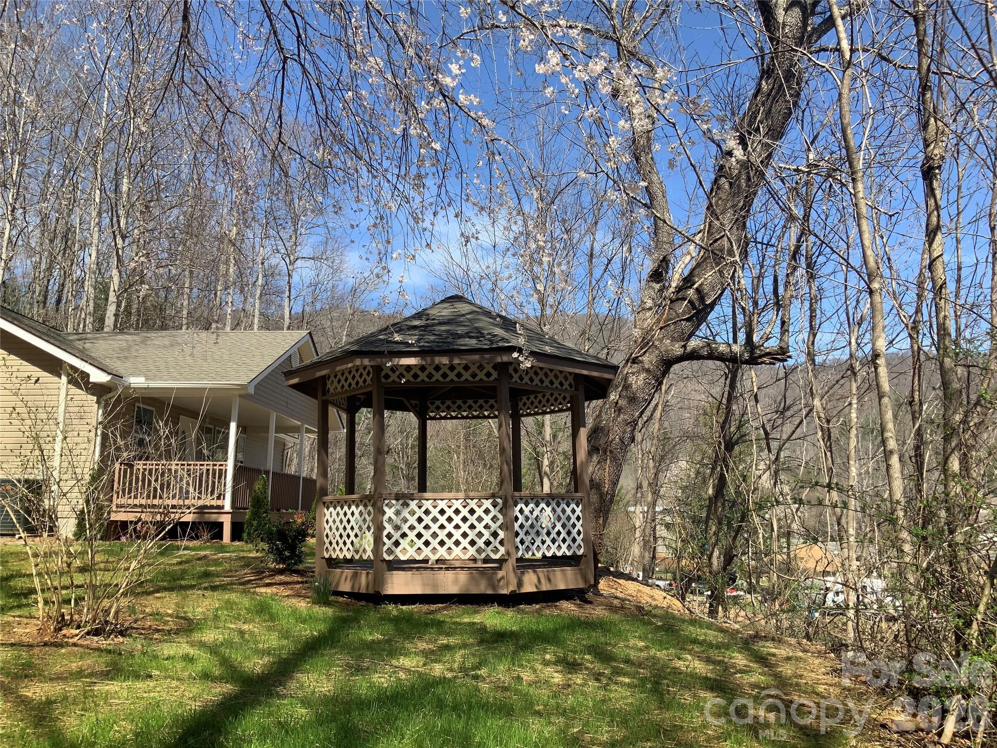 841 B CHARLOTTE Highway — Fairview