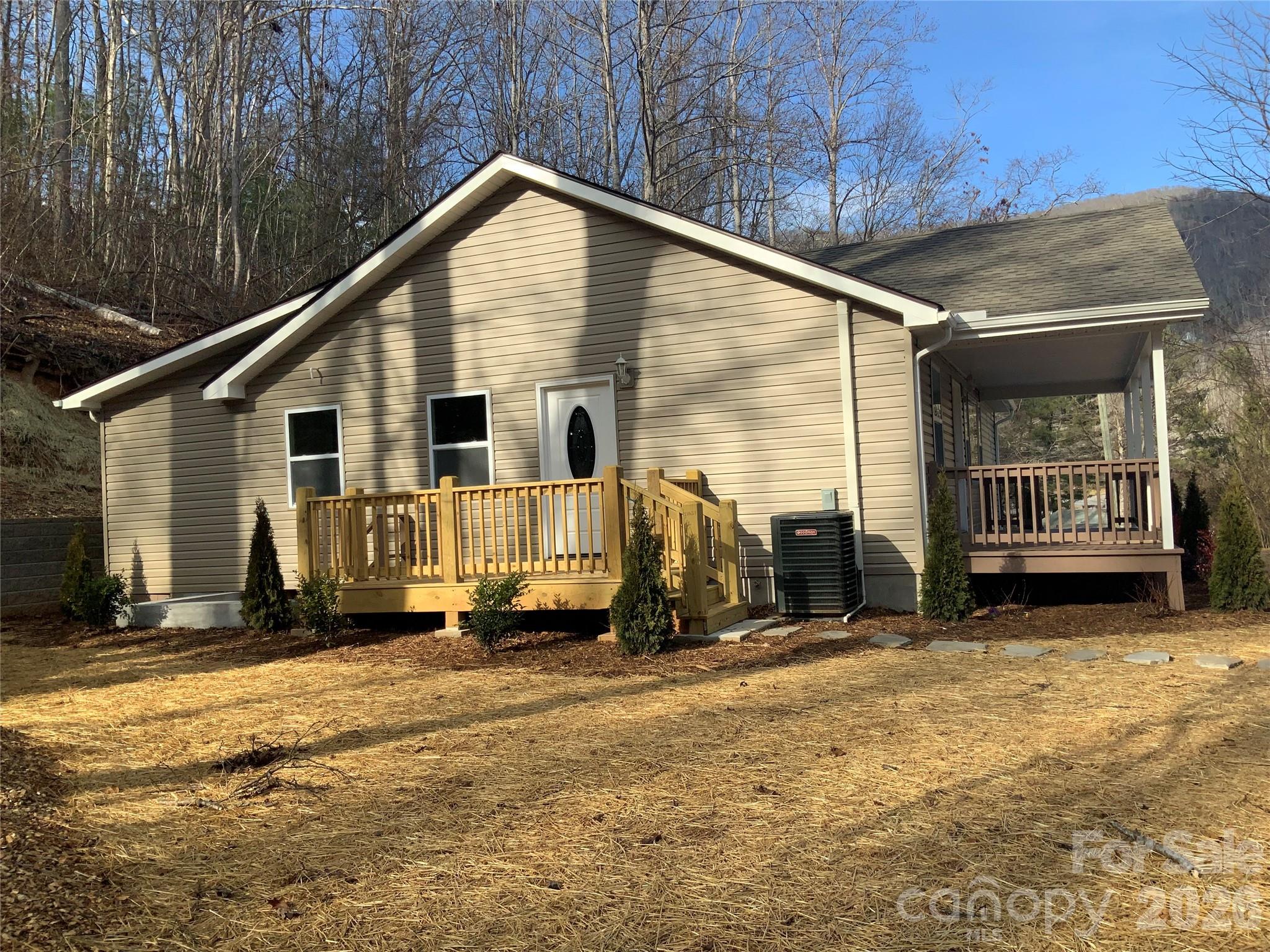 841 B CHARLOTTE Highway — Fairview