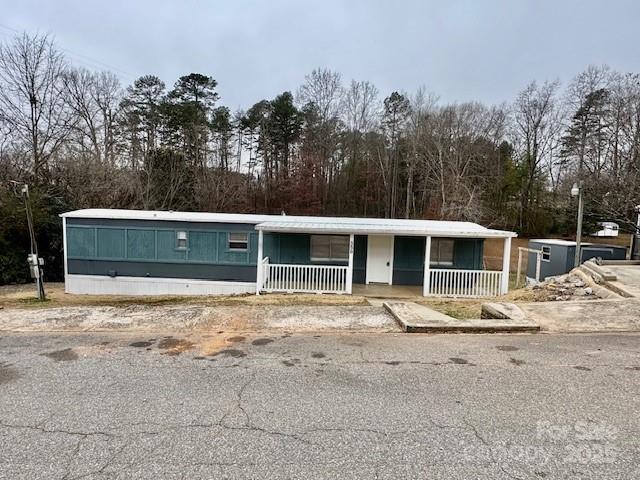 350 39th Street Place SW — Hickory