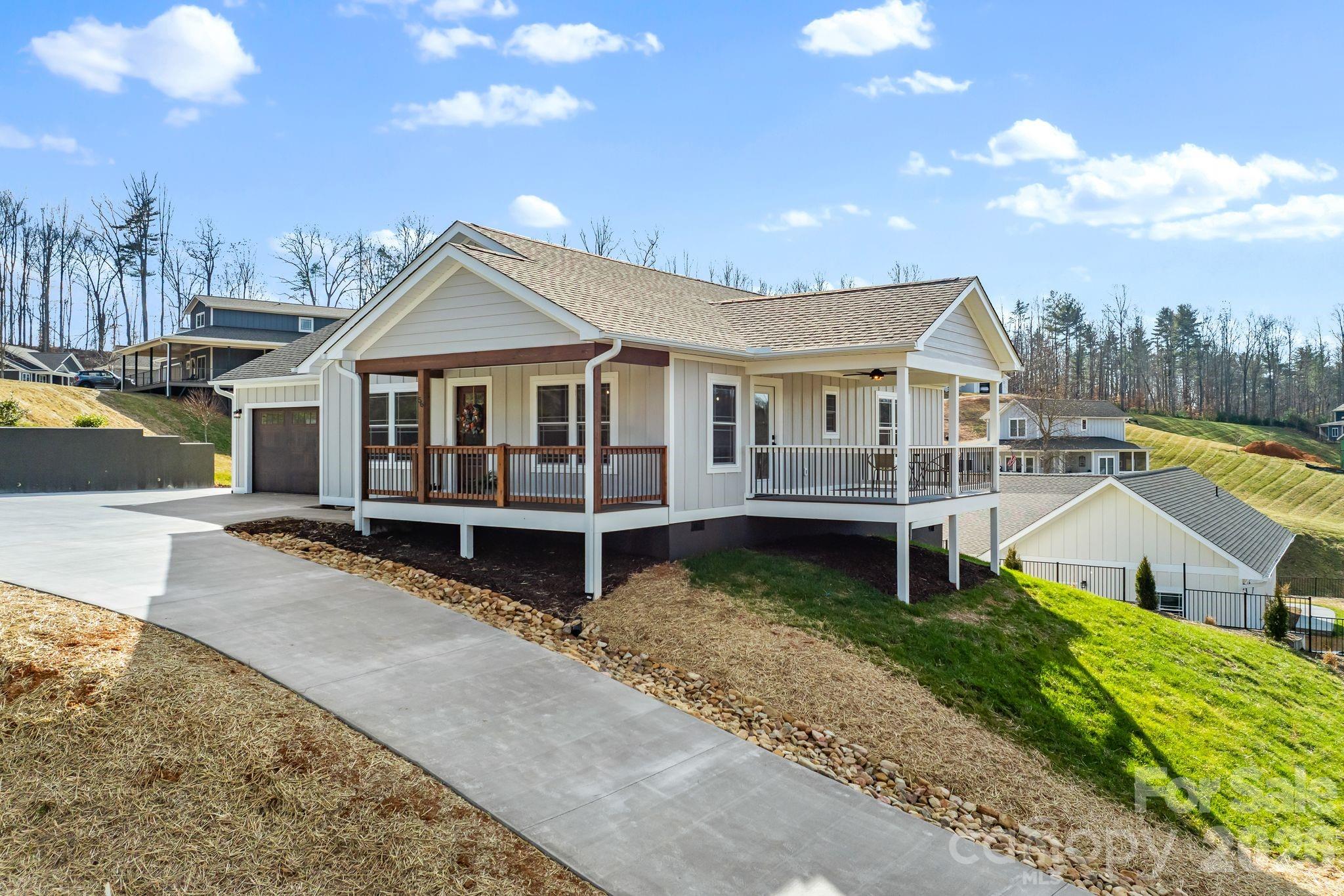56 White Oak Place — Mars Hill