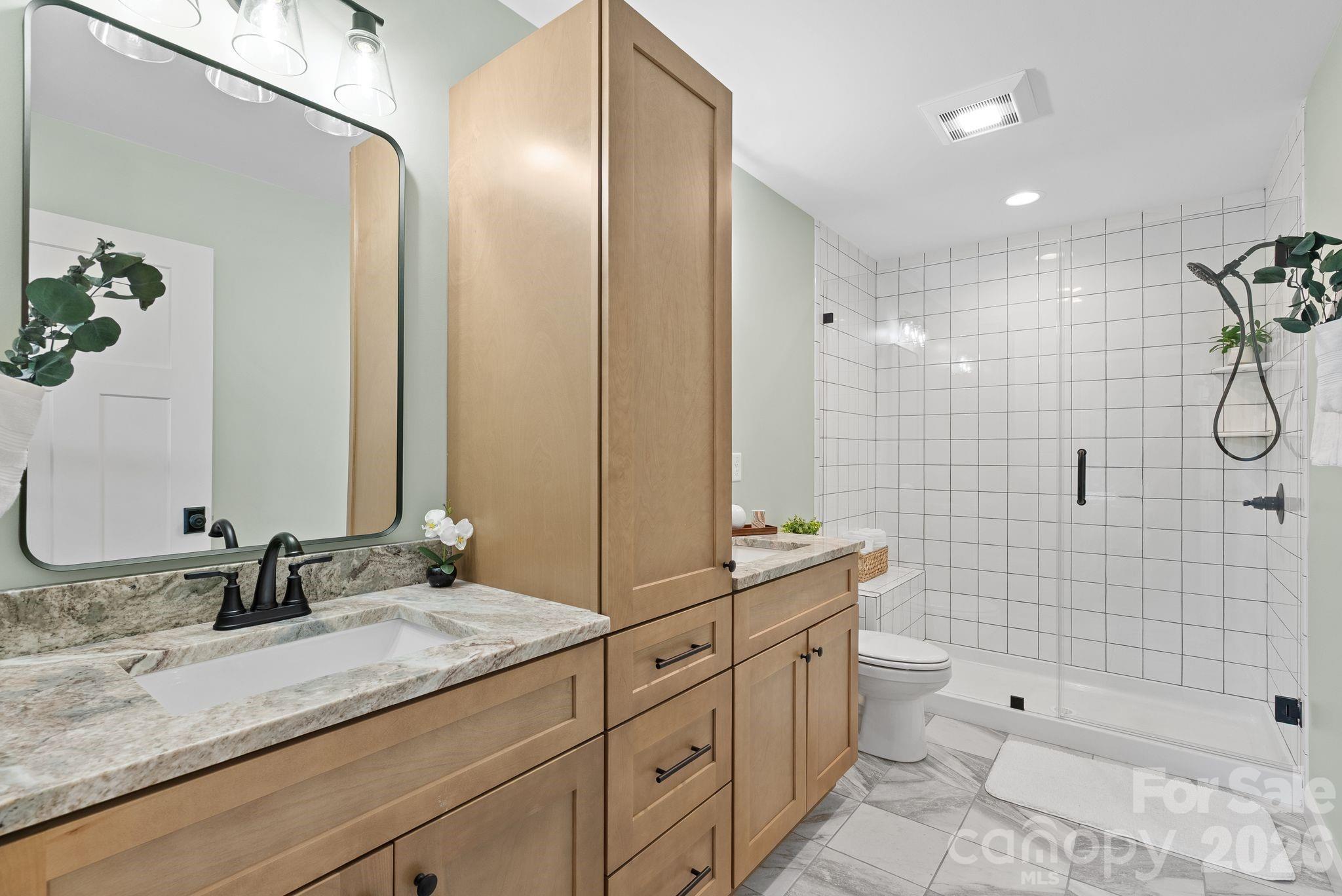 56 White Oak Place — Mars Hill