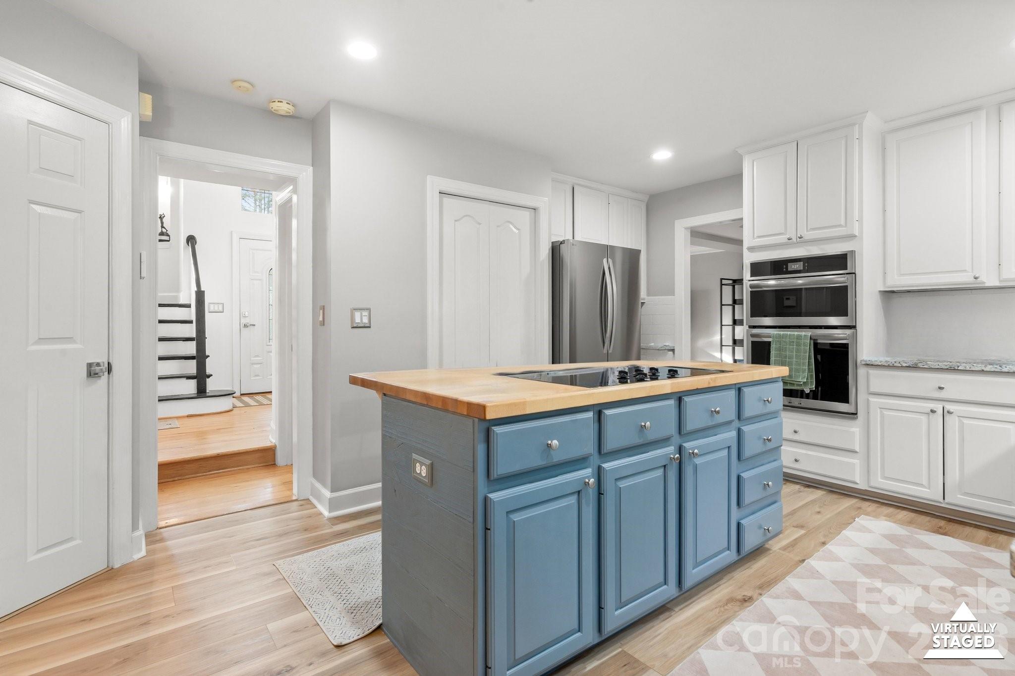 121 Lake Pine Road — Mooresville