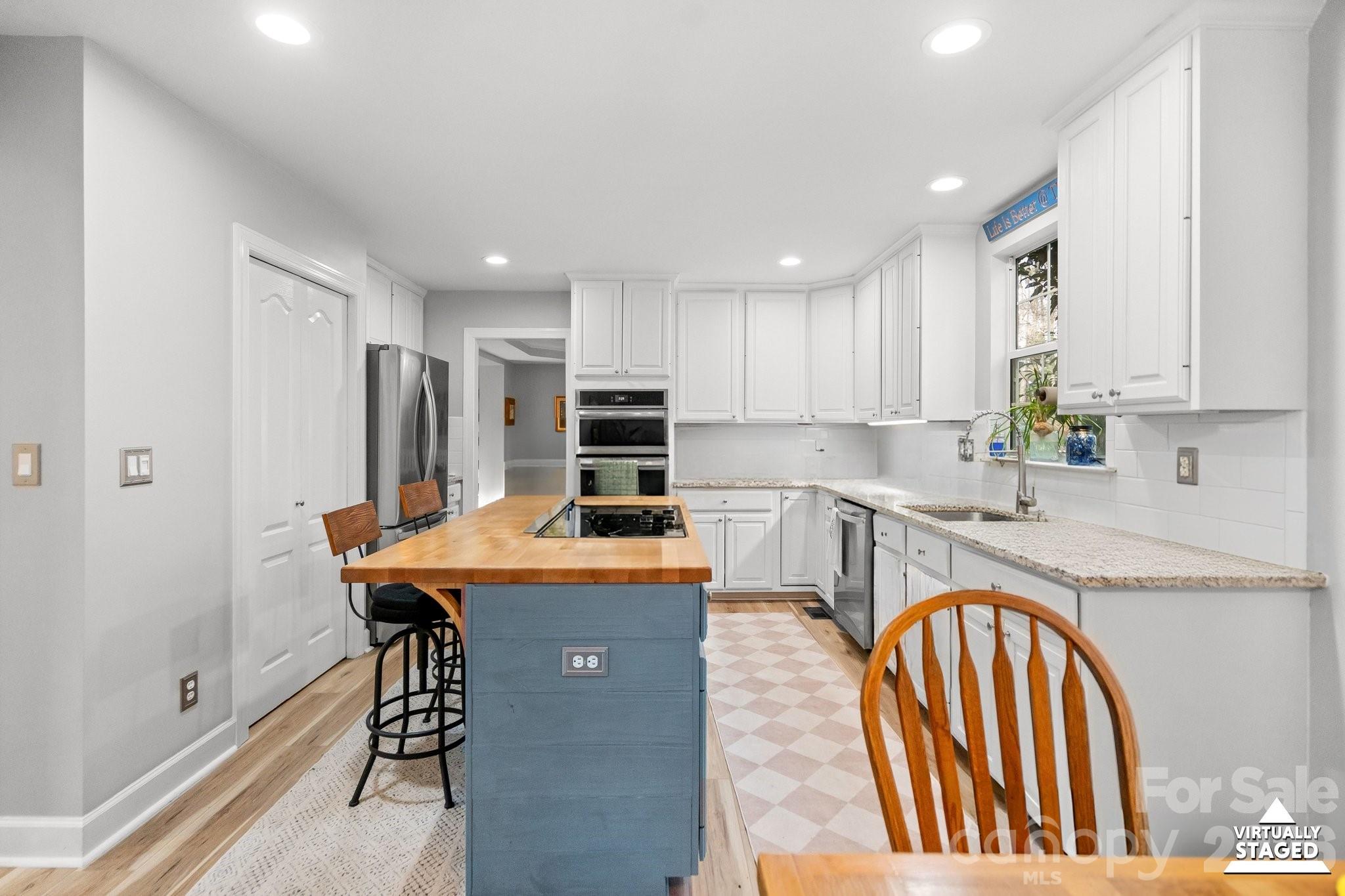 121 Lake Pine Road — Mooresville