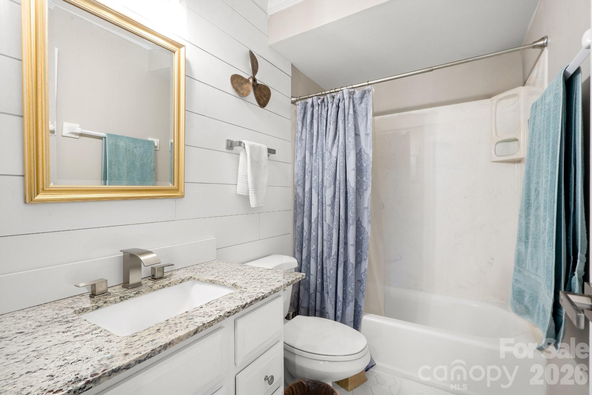 121 Lake Pine Road — Mooresville
