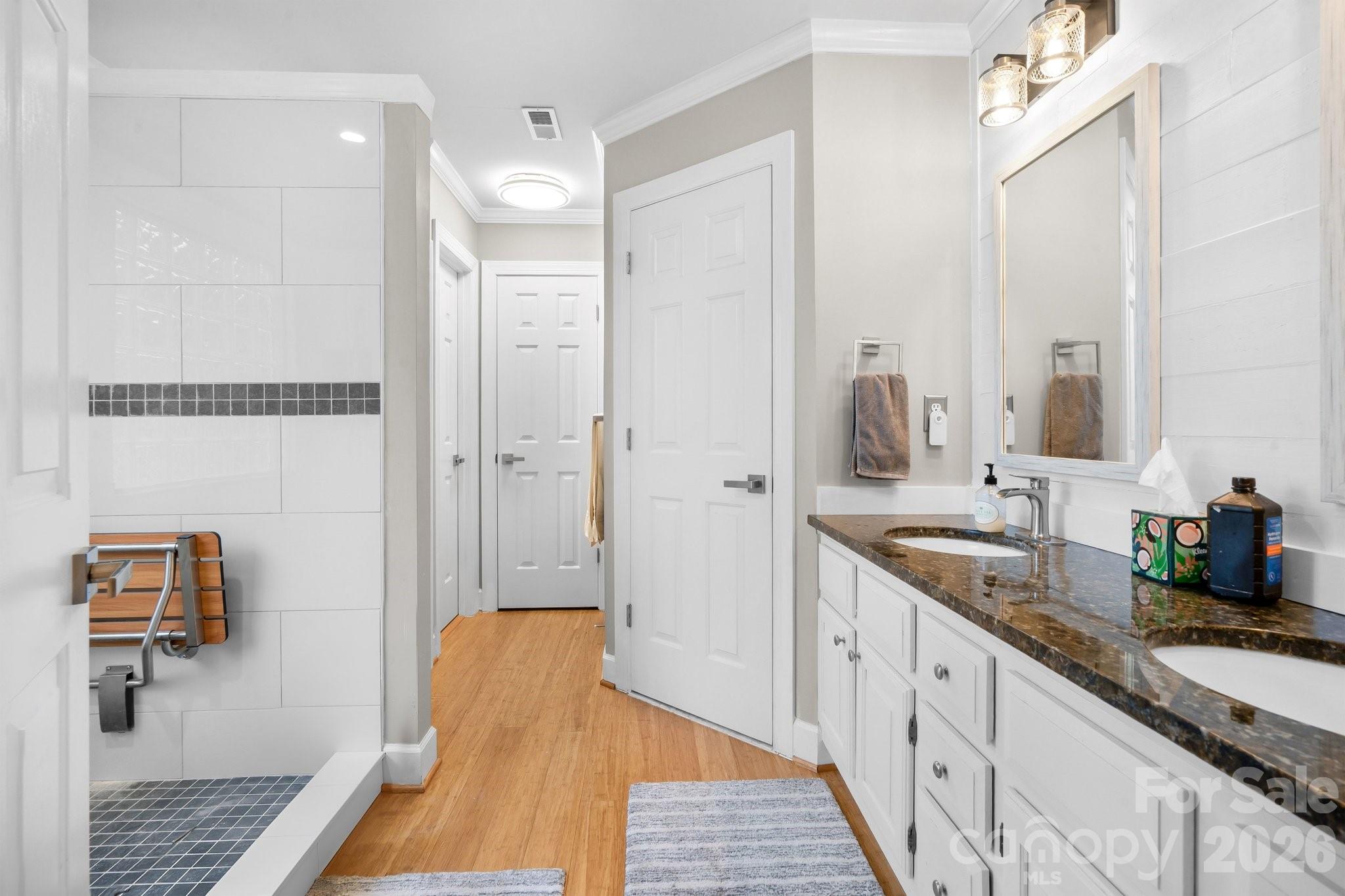 121 Lake Pine Road — Mooresville