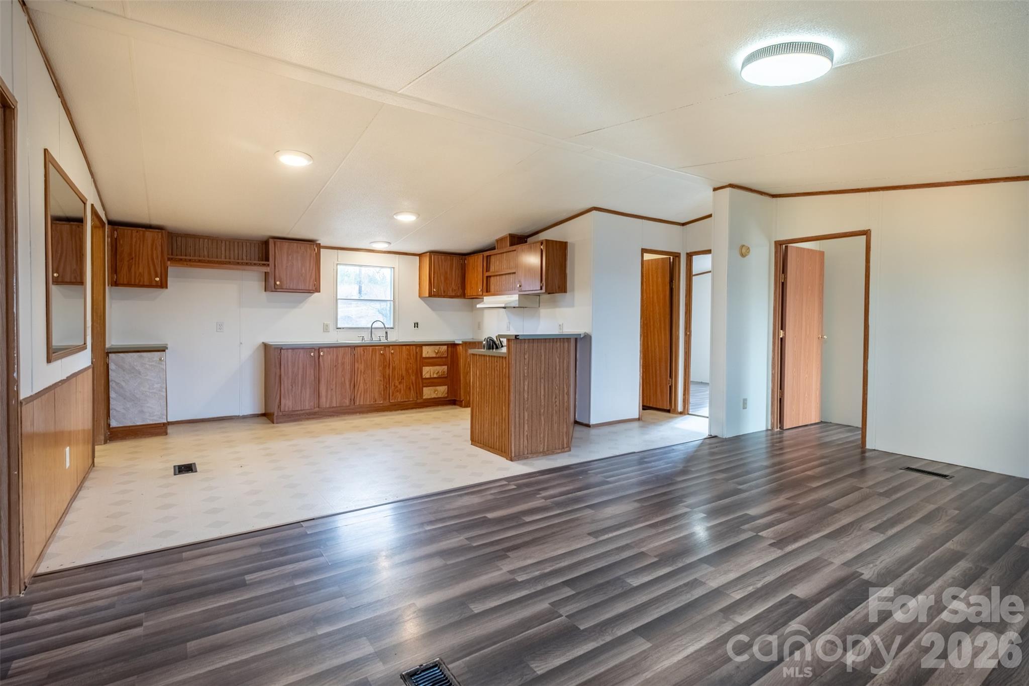 1305 Thunder Run Road — Boonville