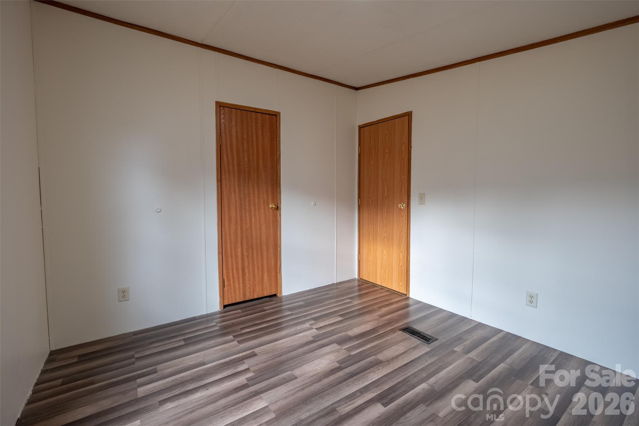 1305 Thunder Run Road — Boonville