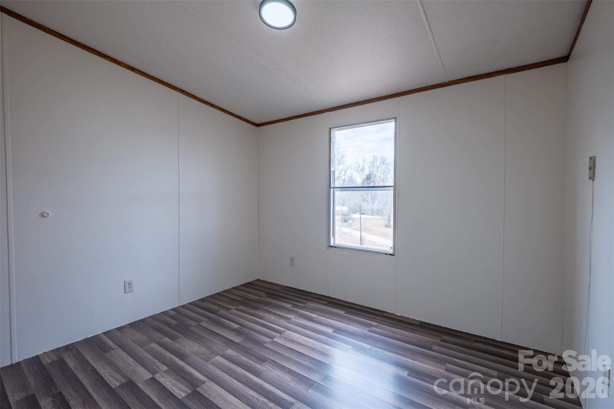 1305 Thunder Run Road — Boonville