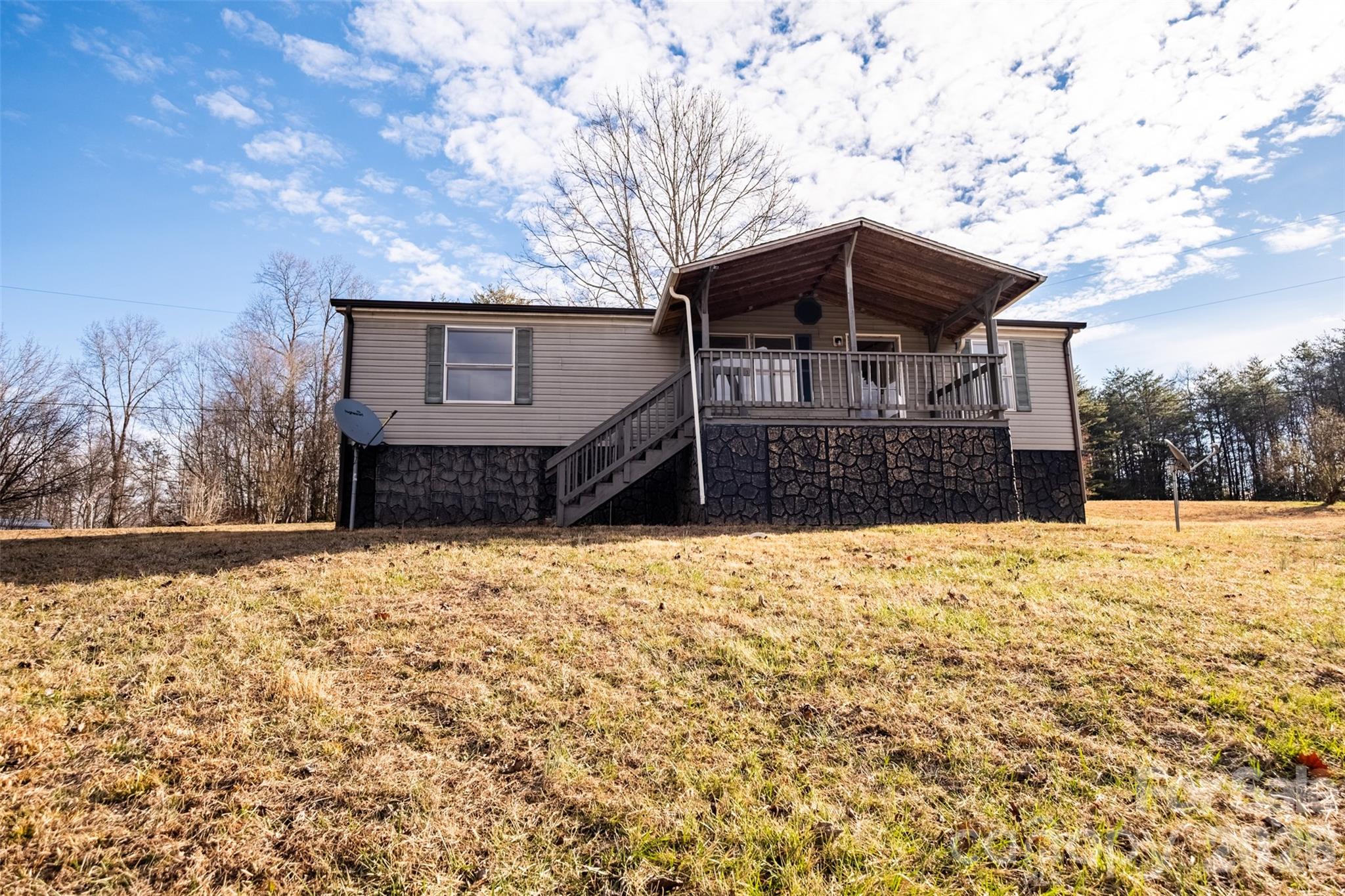 1305 Thunder Run Road — Boonville