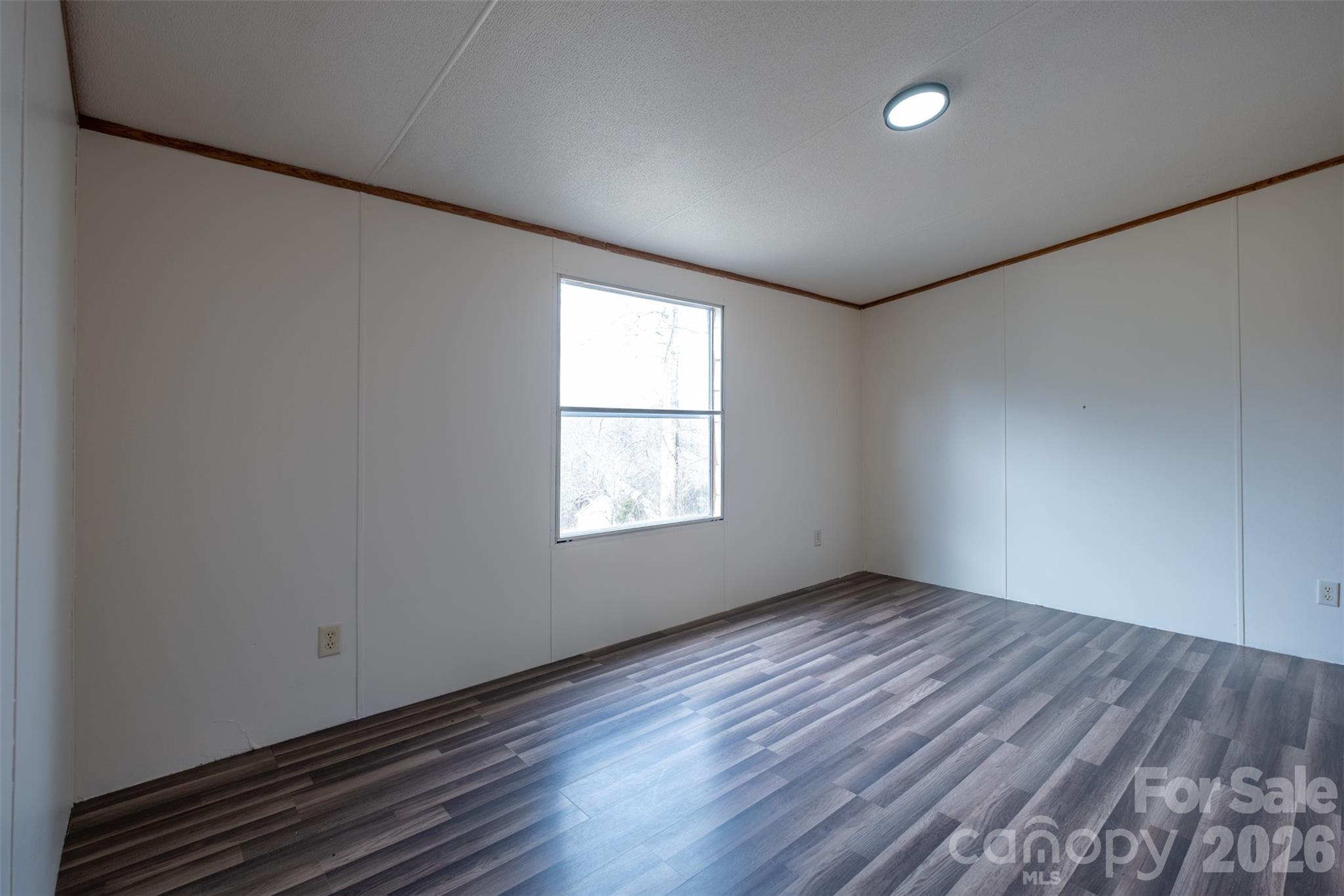 1305 Thunder Run Road — Boonville