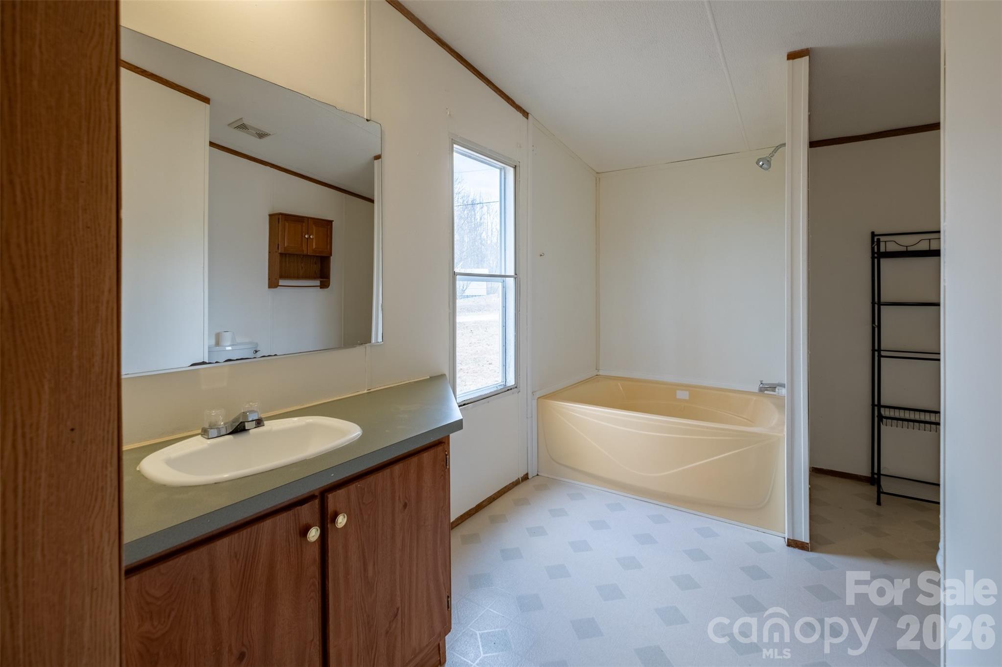 1305 Thunder Run Road — Boonville