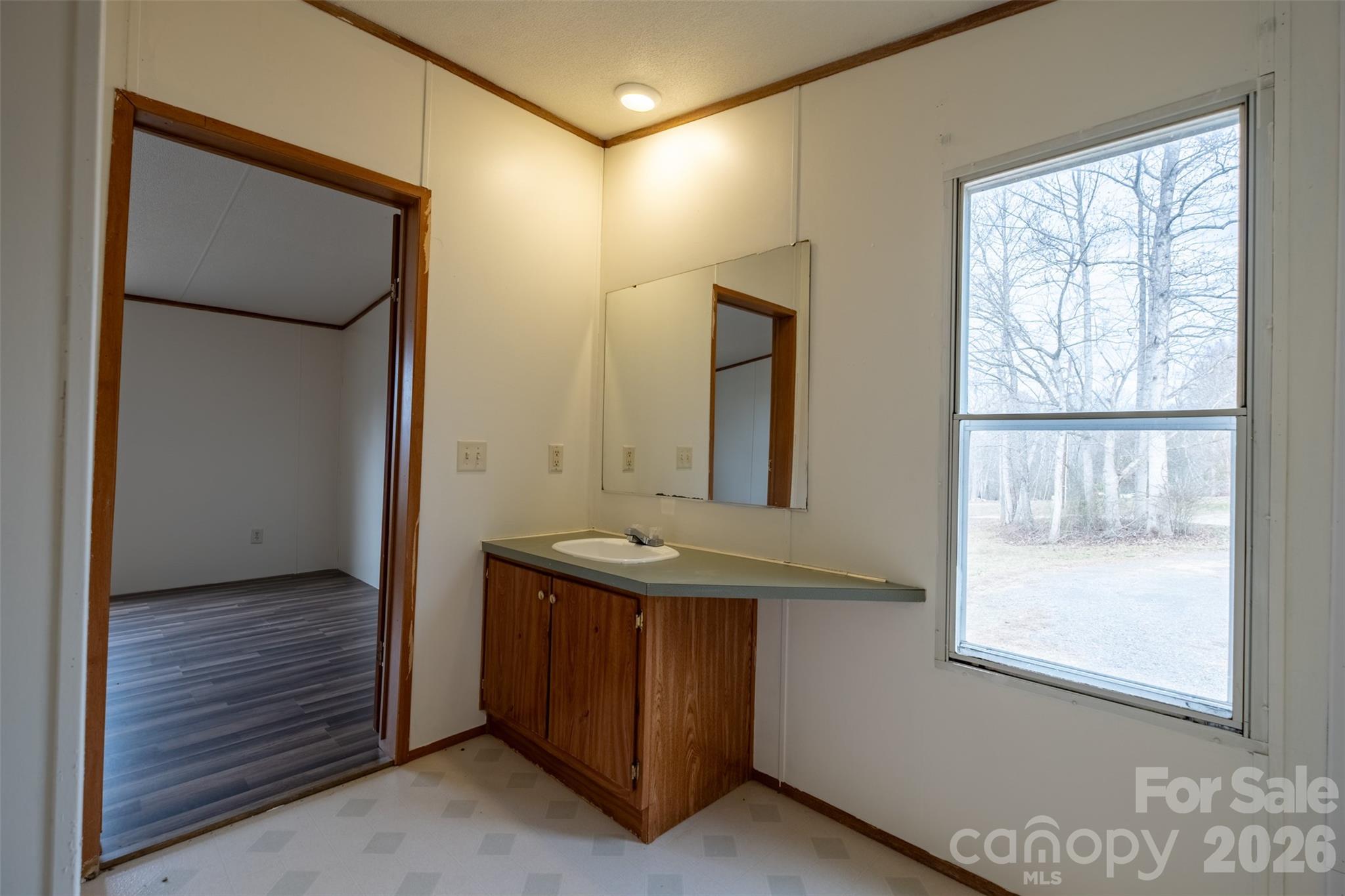 1305 Thunder Run Road — Boonville