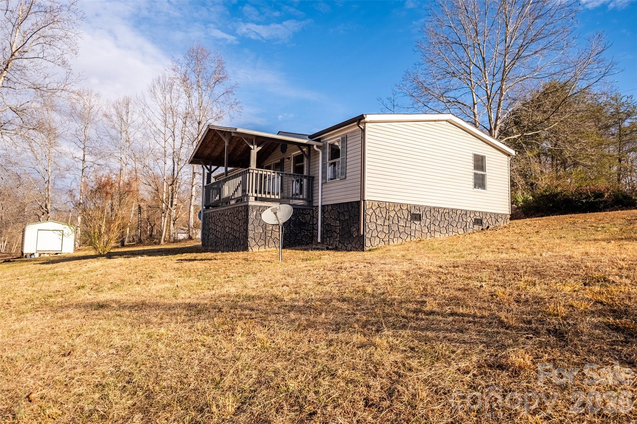 1305 Thunder Run Road — Boonville