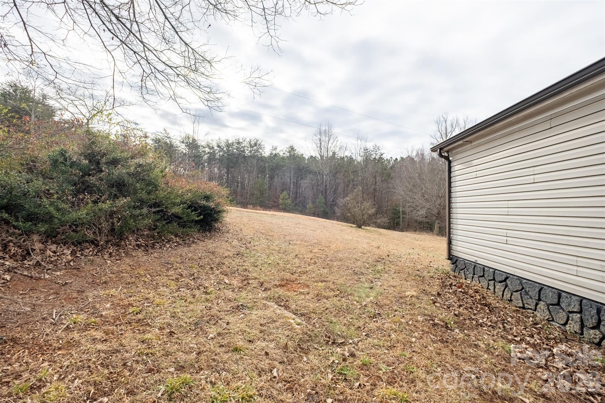1305 Thunder Run Road — Boonville