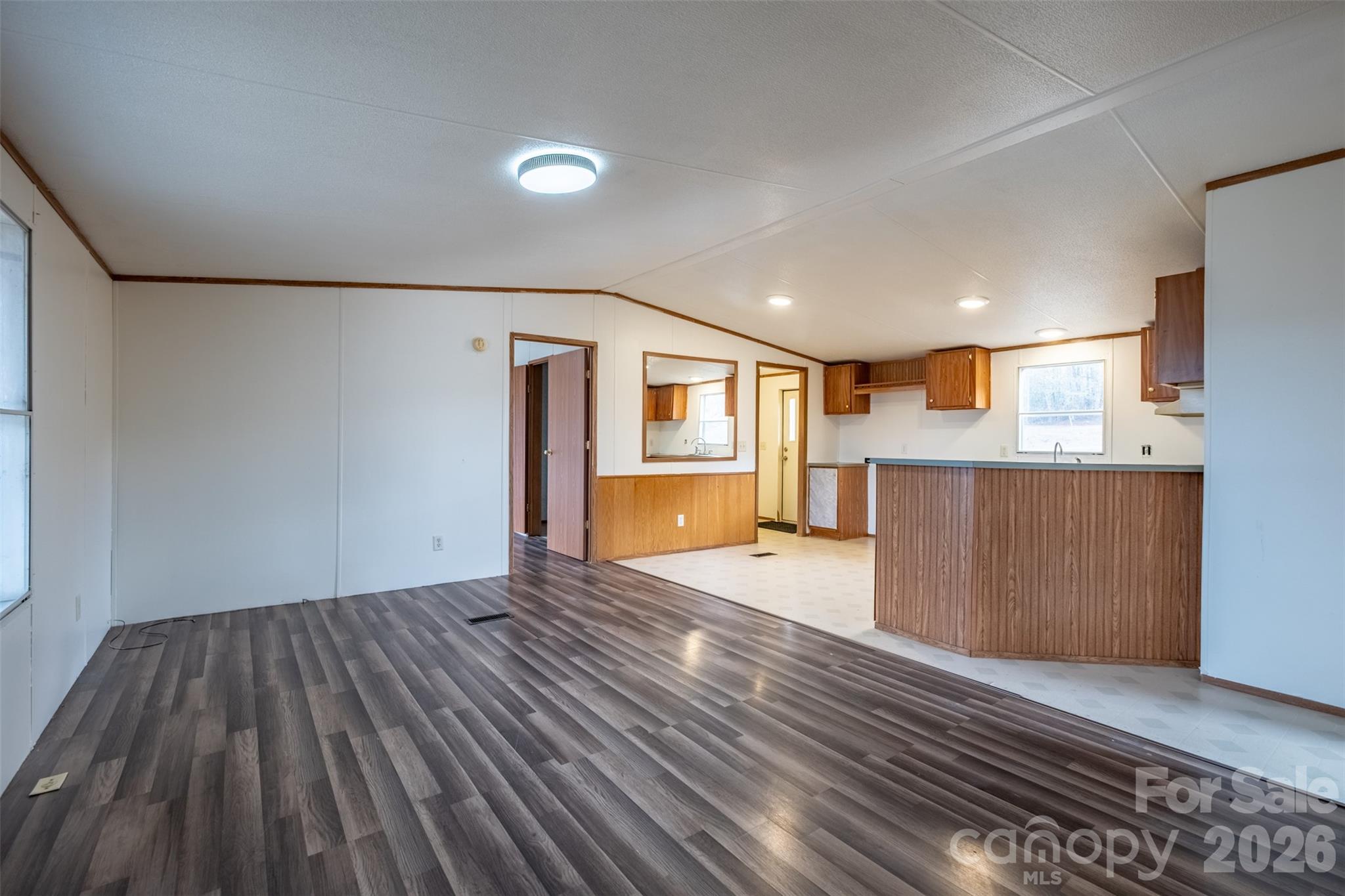 1305 Thunder Run Road — Boonville