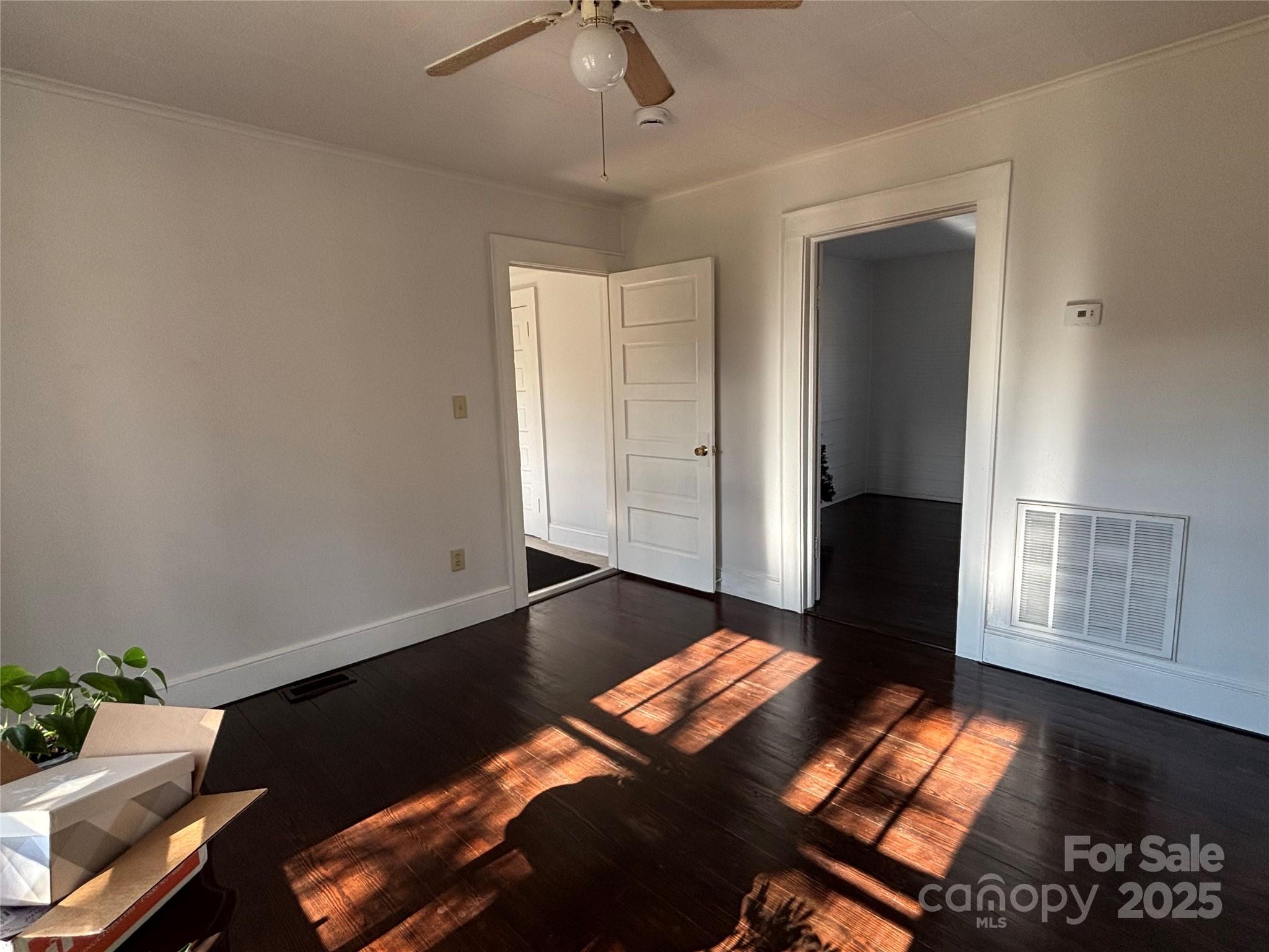 142 26th Street SW — Hickory