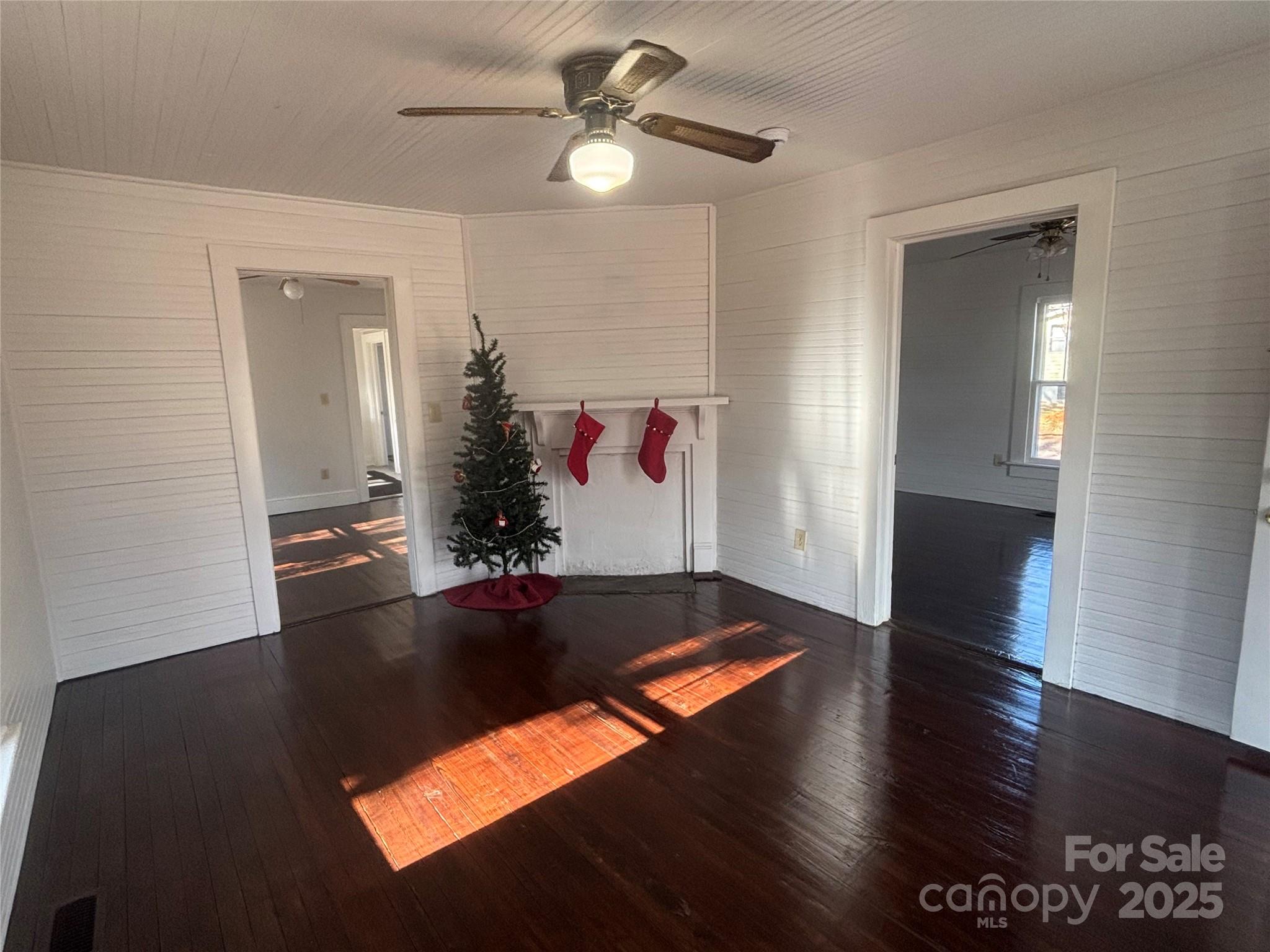 142 26th Street SW — Hickory