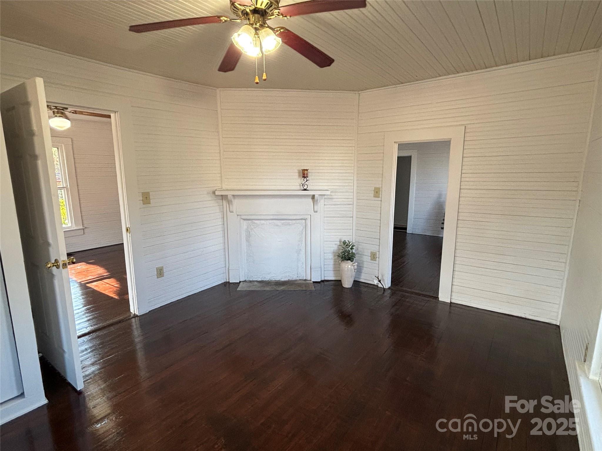 142 26th Street SW — Hickory