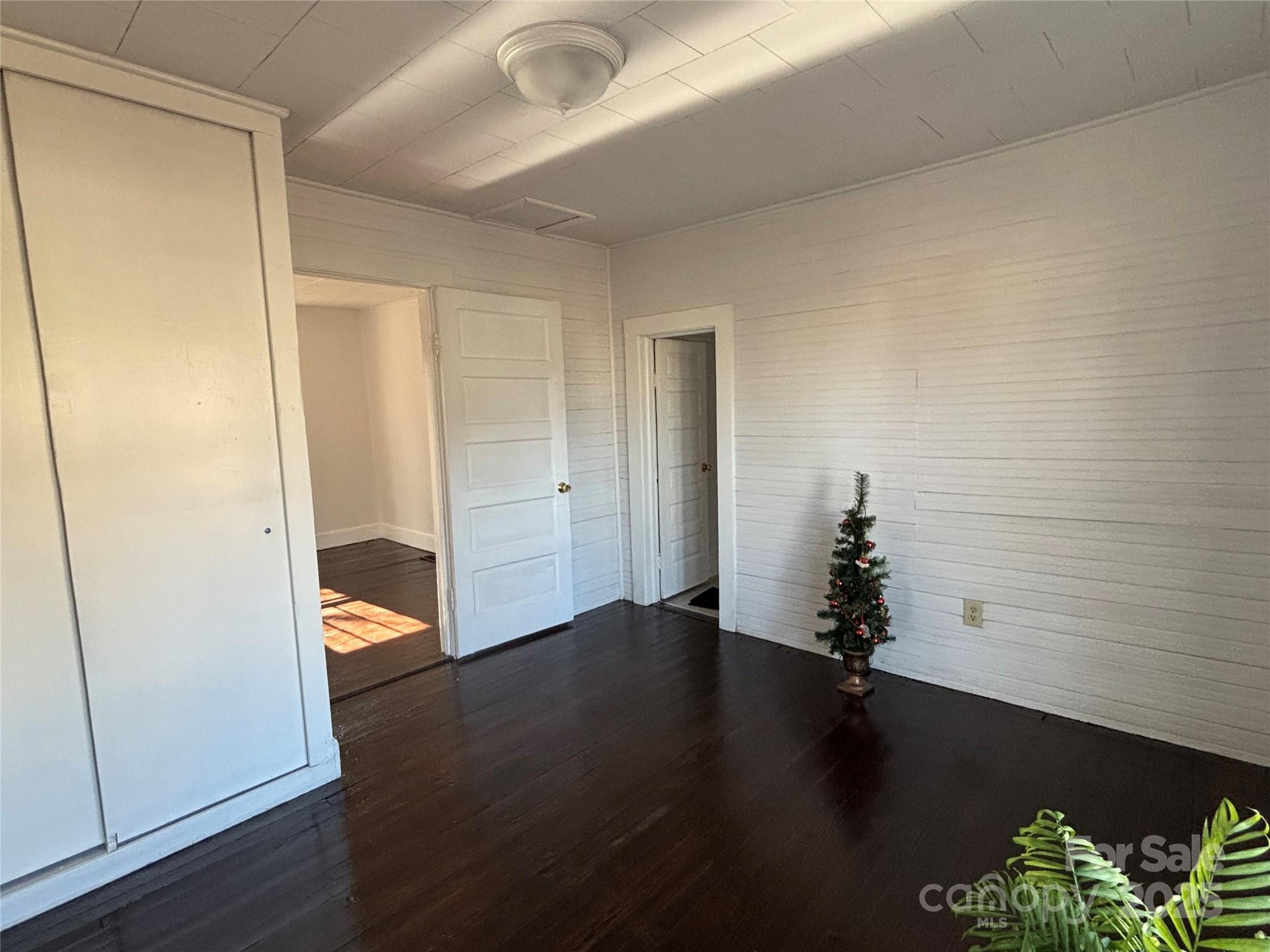 142 26th Street SW — Hickory