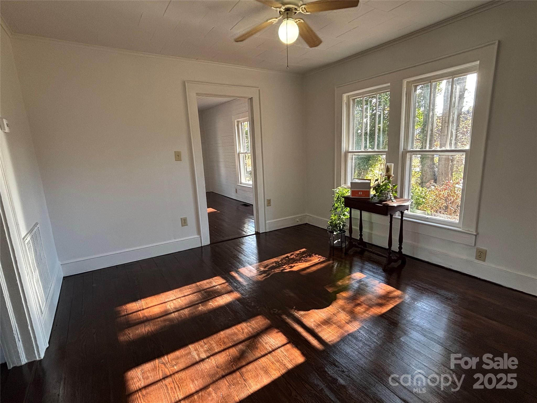 142 26th Street SW — Hickory