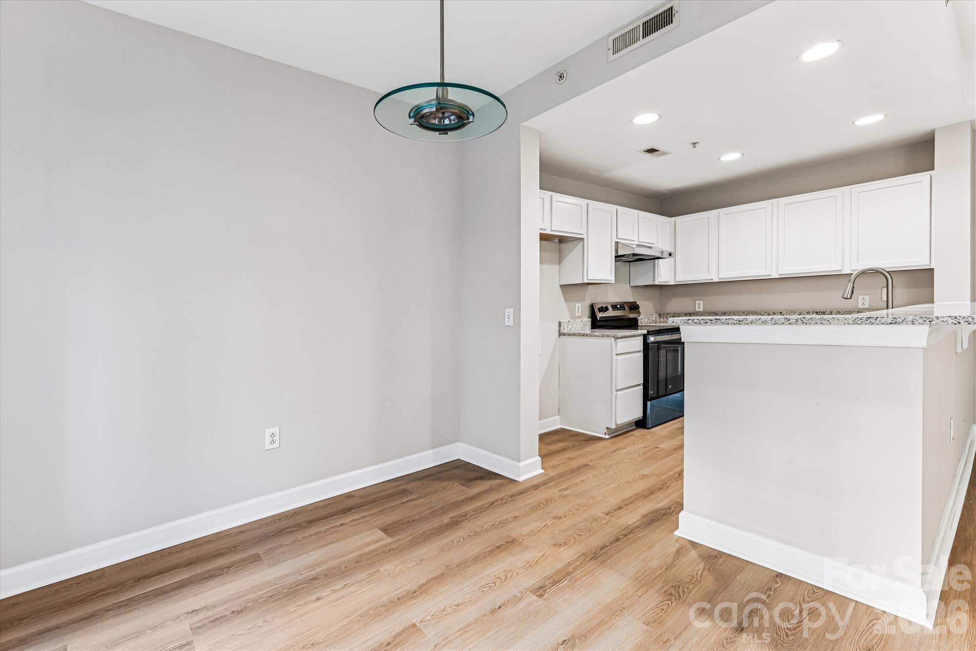 718 W Trade Street #302 — Charlotte