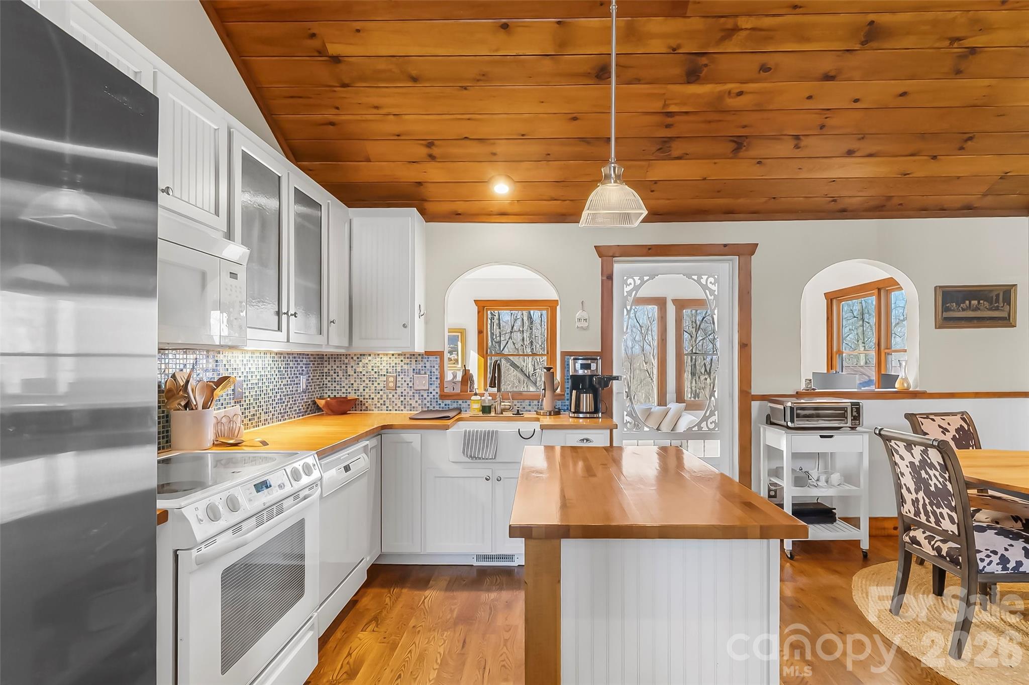 525 Mossy Oak Trail — Nebo