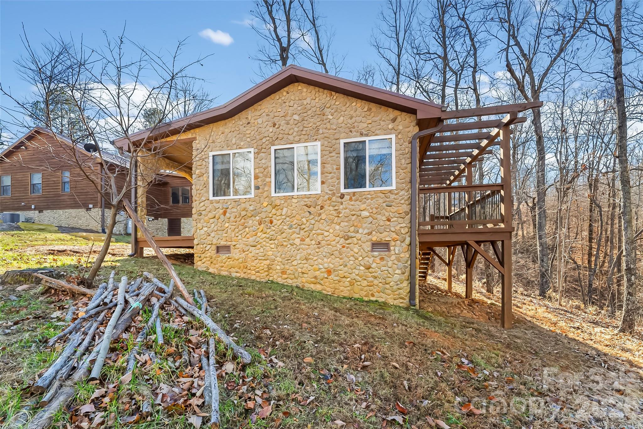 525 Mossy Oak Trail — Nebo