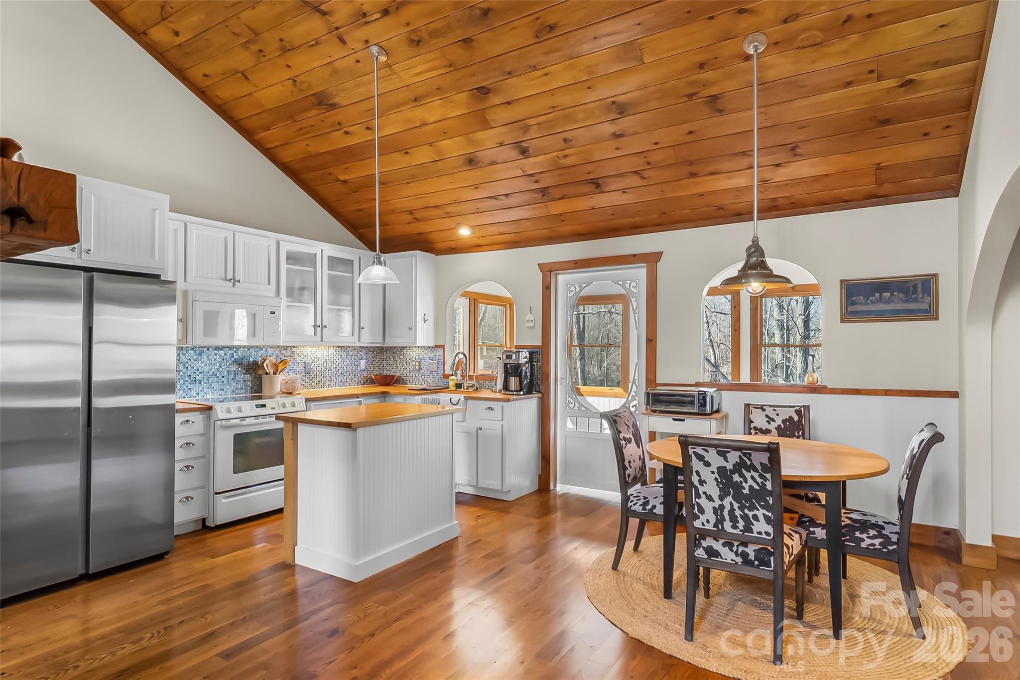 525 Mossy Oak Trail — Nebo