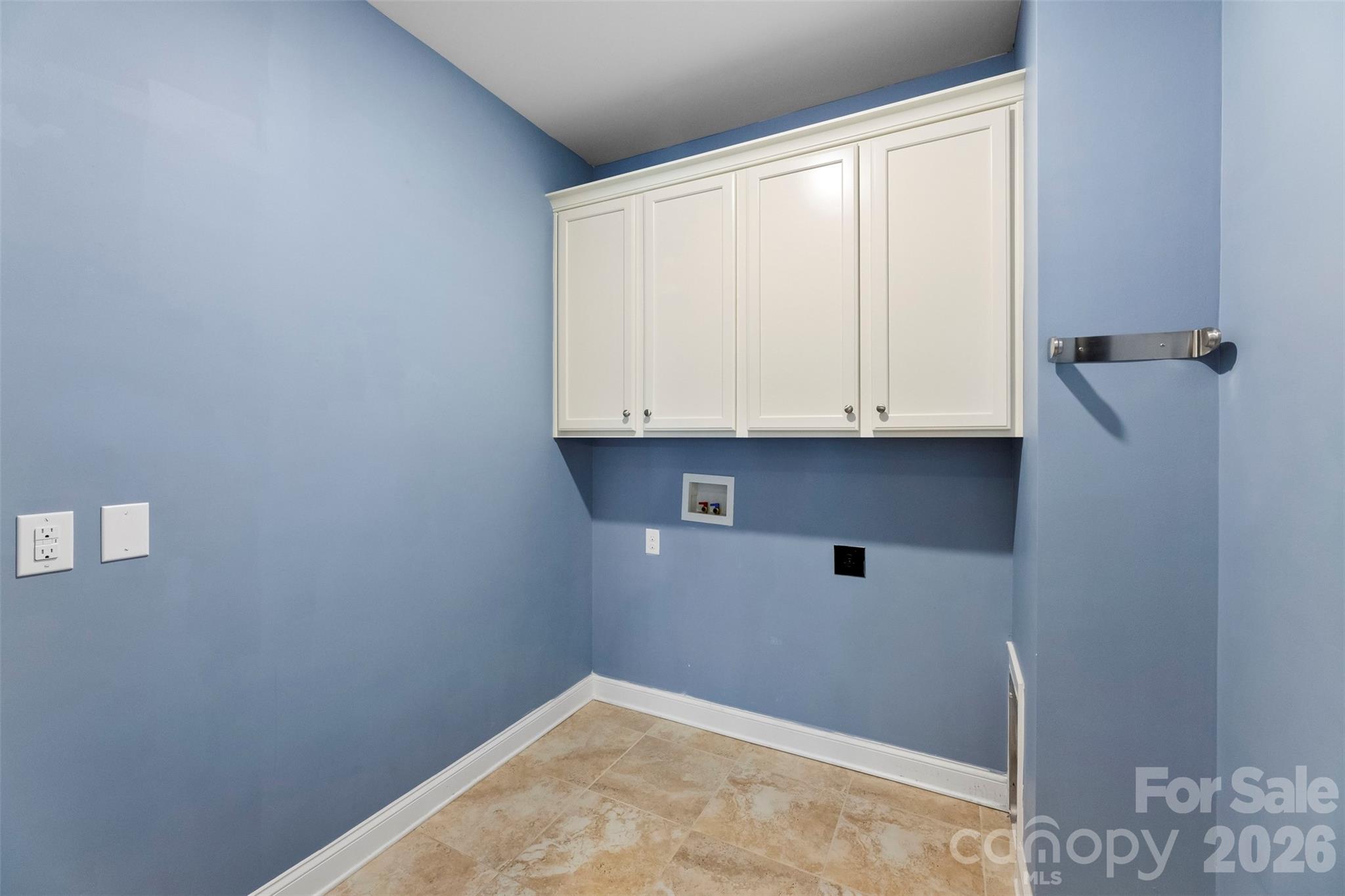 6065 Chimney Bluff Road — Lancaster