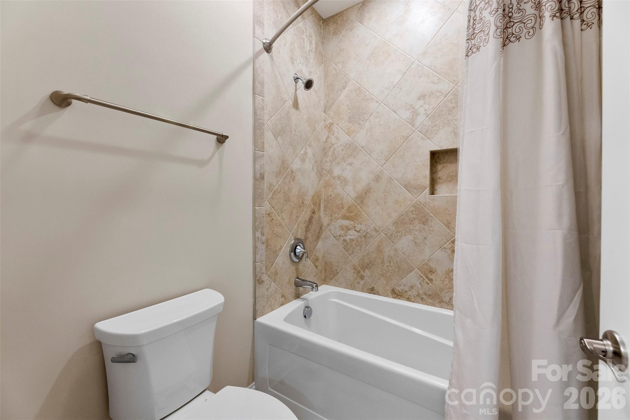 6065 Chimney Bluff Road — Lancaster