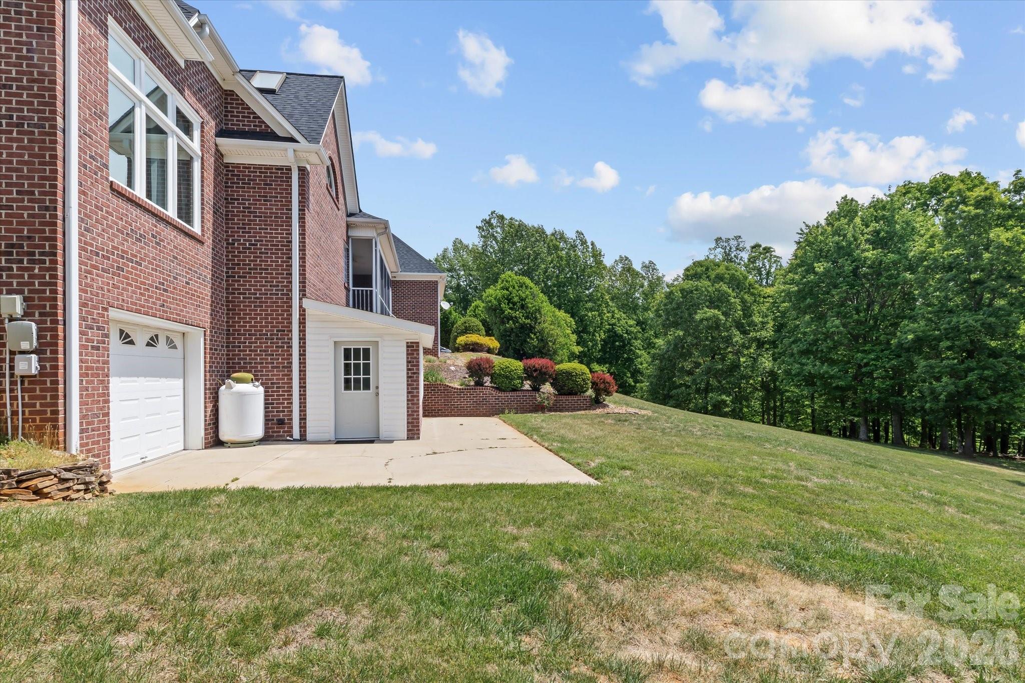 1148 Town N Country Drive — Wilkesboro