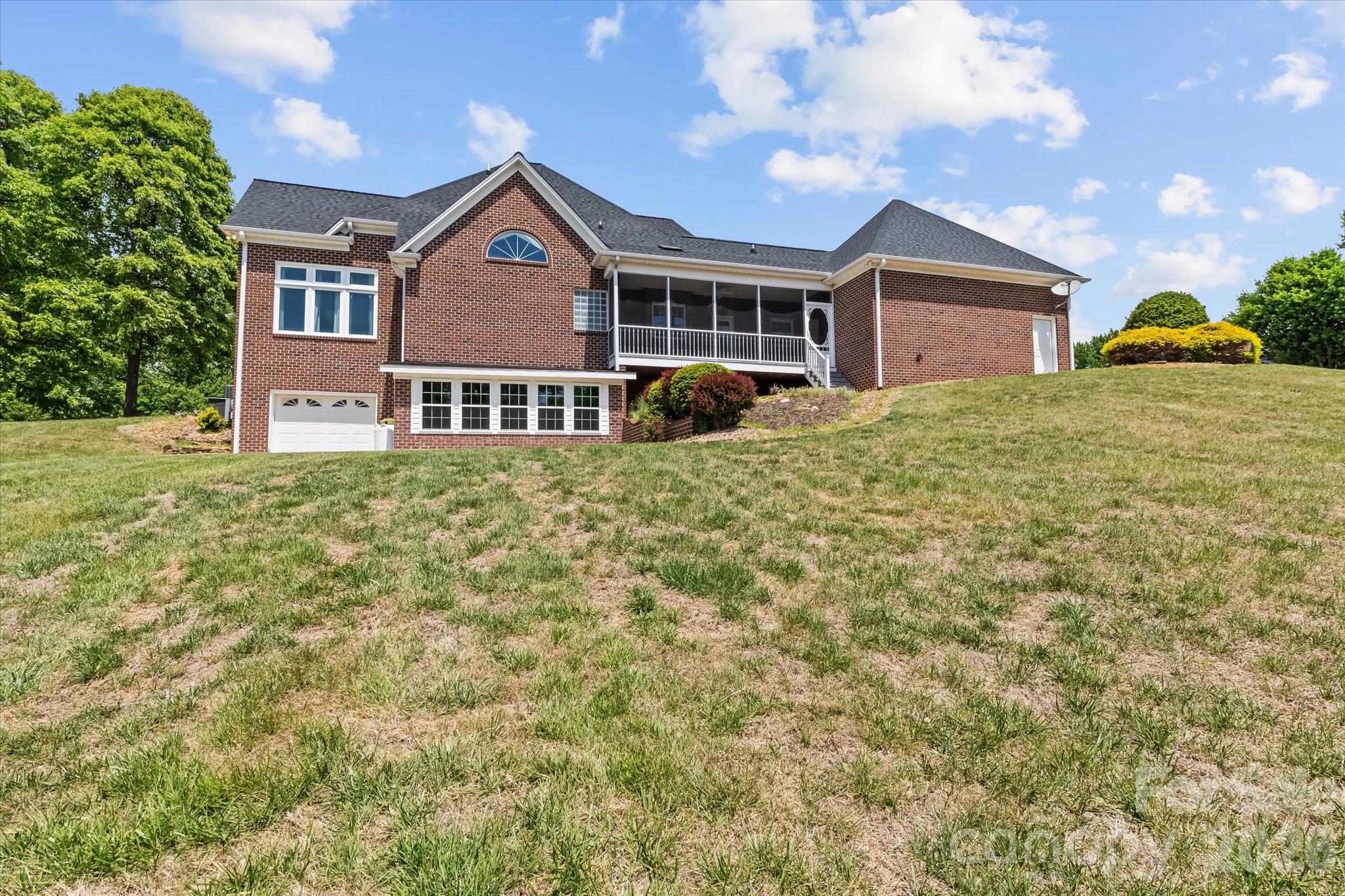1148 Town N Country Drive — Wilkesboro