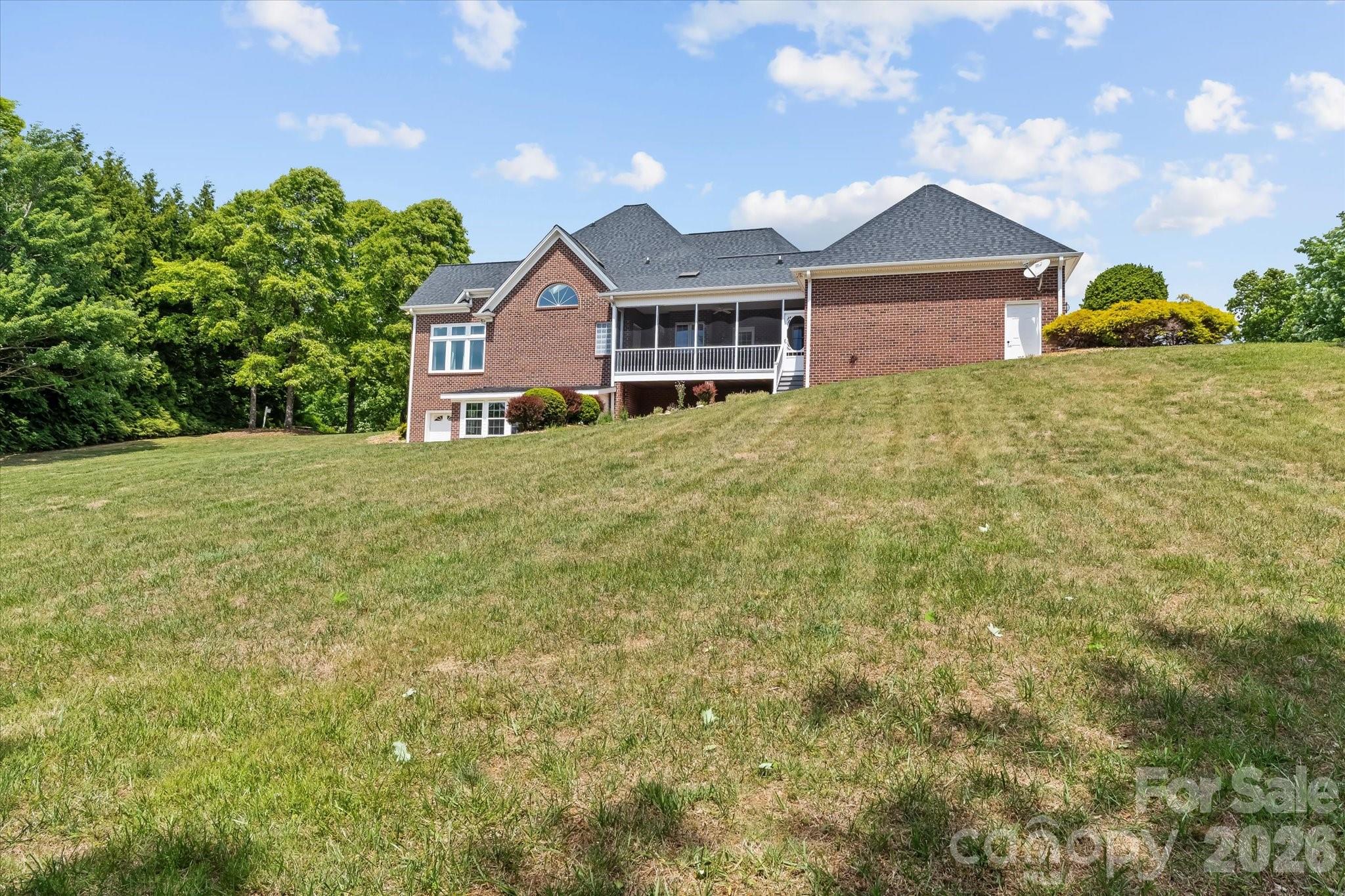 1148 Town N Country Drive — Wilkesboro